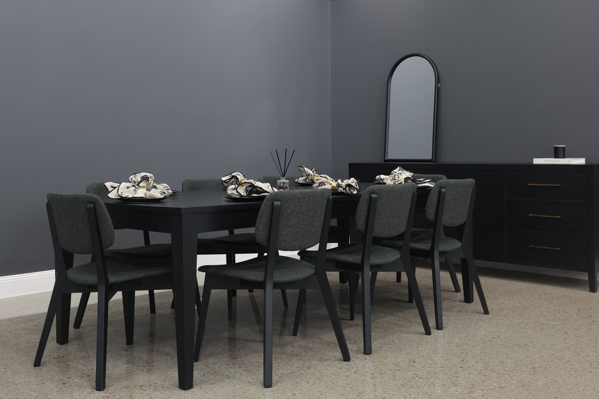 Elizabeth Dining Table