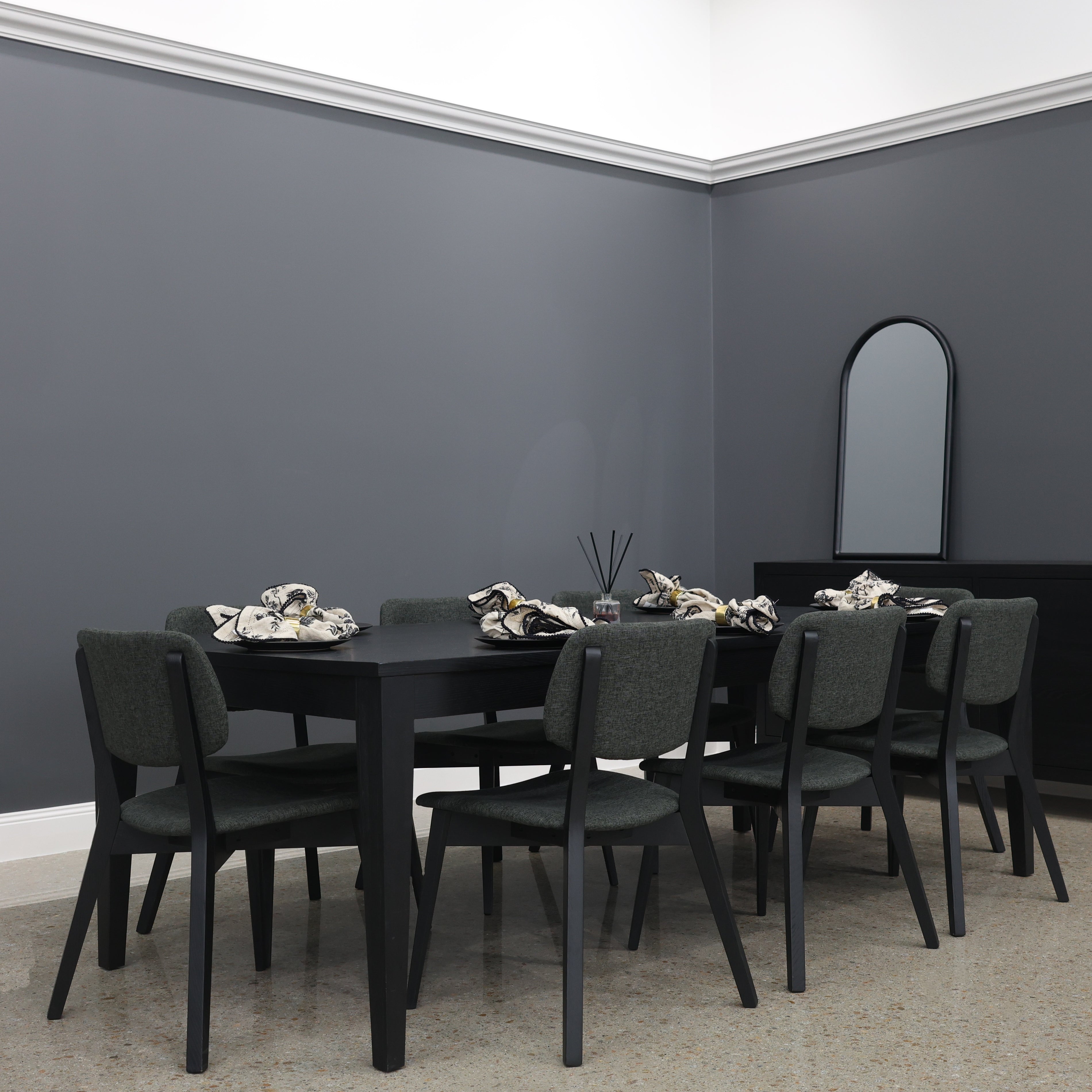 Elizabeth Dining Table