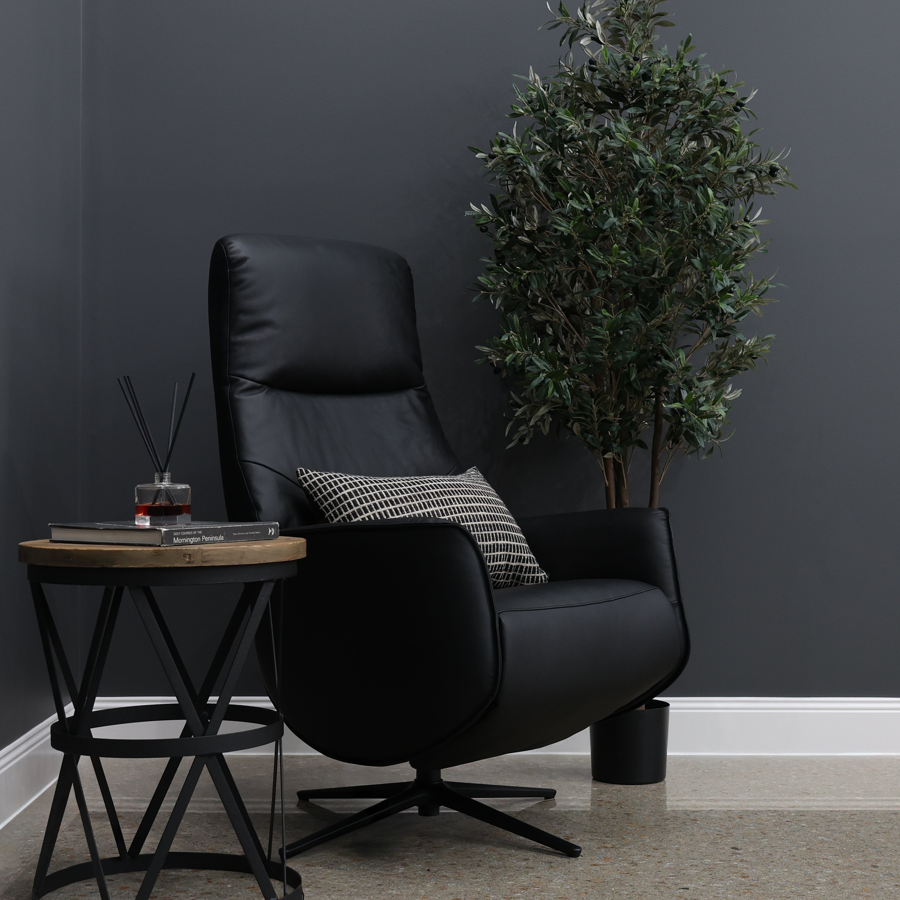 Scandi Electric Recliner - Black