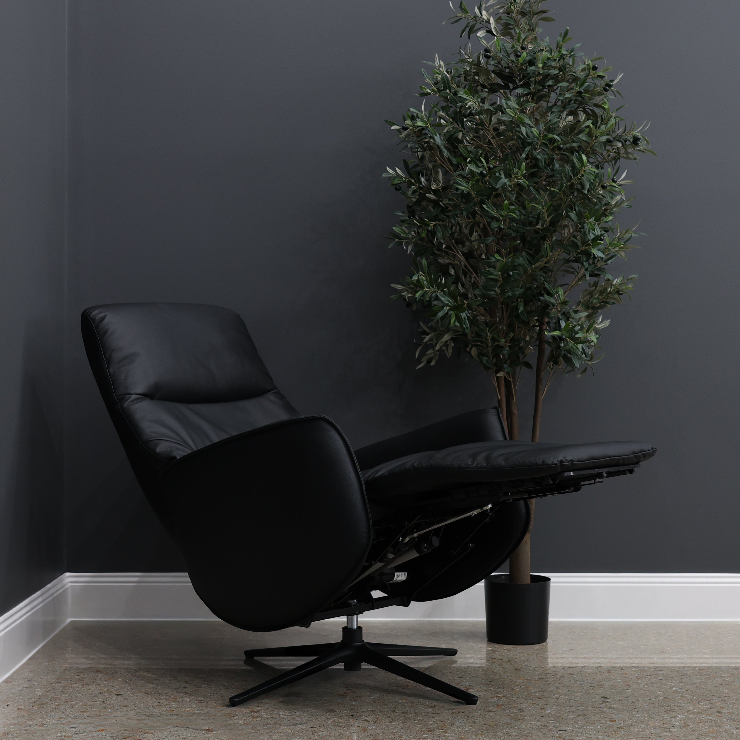 Scandi Electric Recliner - Black