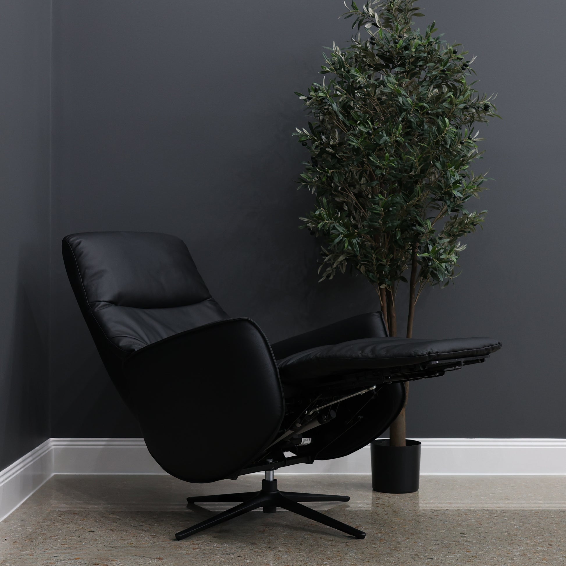 Scandi Electric Recliner - Black