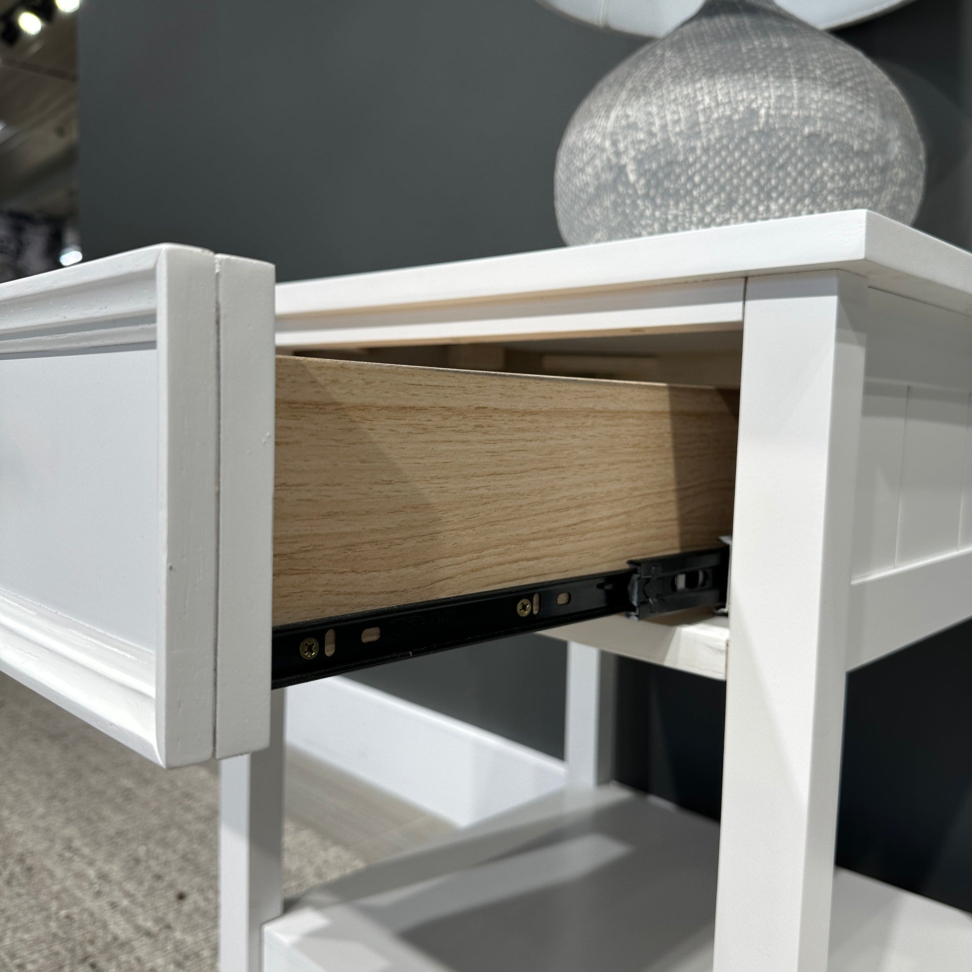 Joseph Bedside w/ 1 Drawer - White