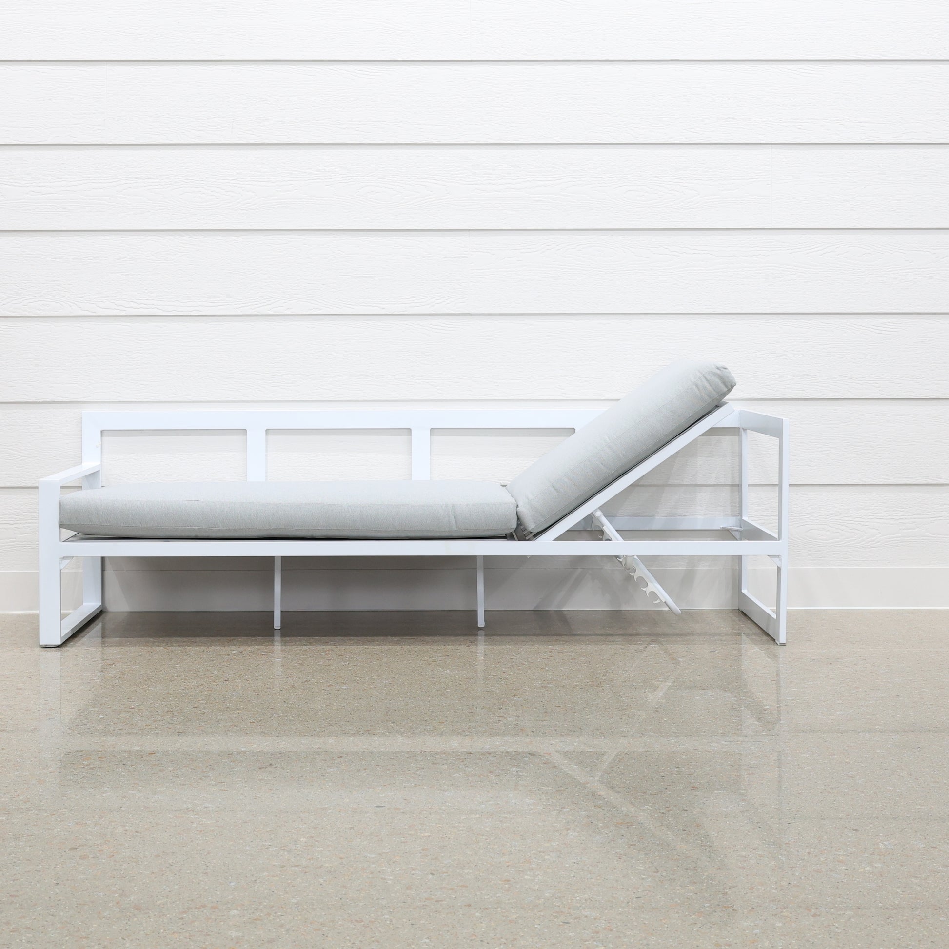 Patmos Outdoor Setting - White