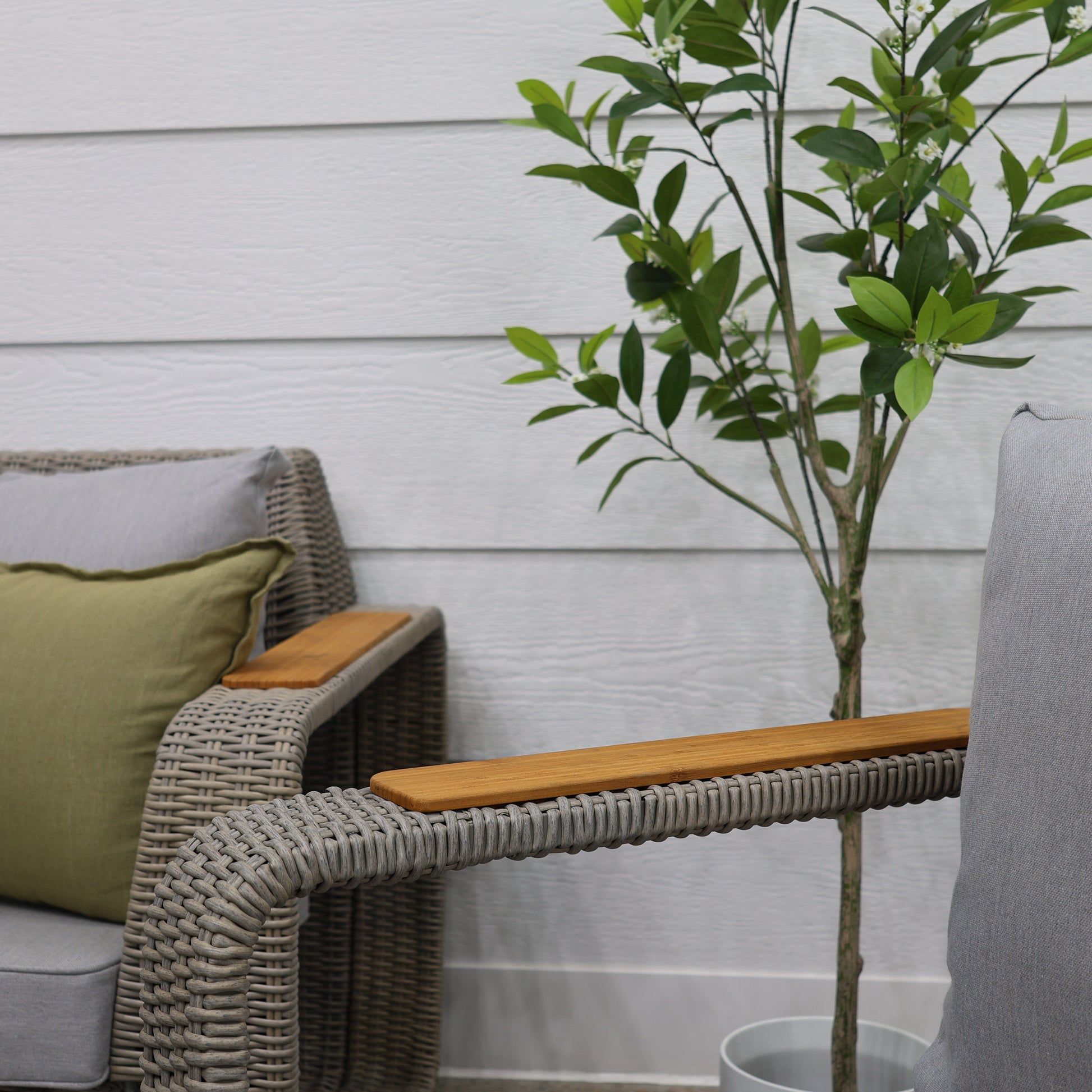 Rose Bay 4 Piece Lounge Set