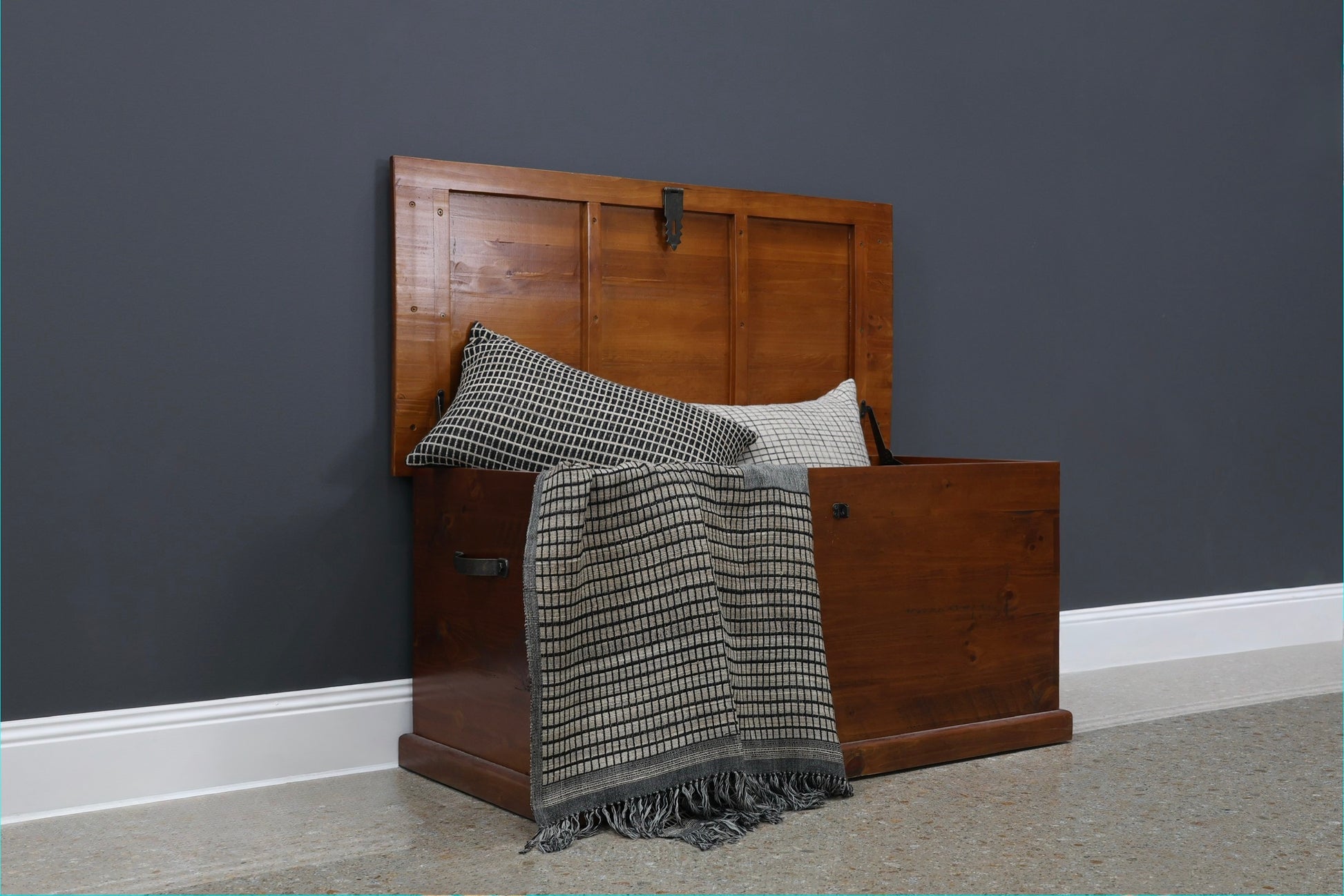 Springhurst Blanket Box
