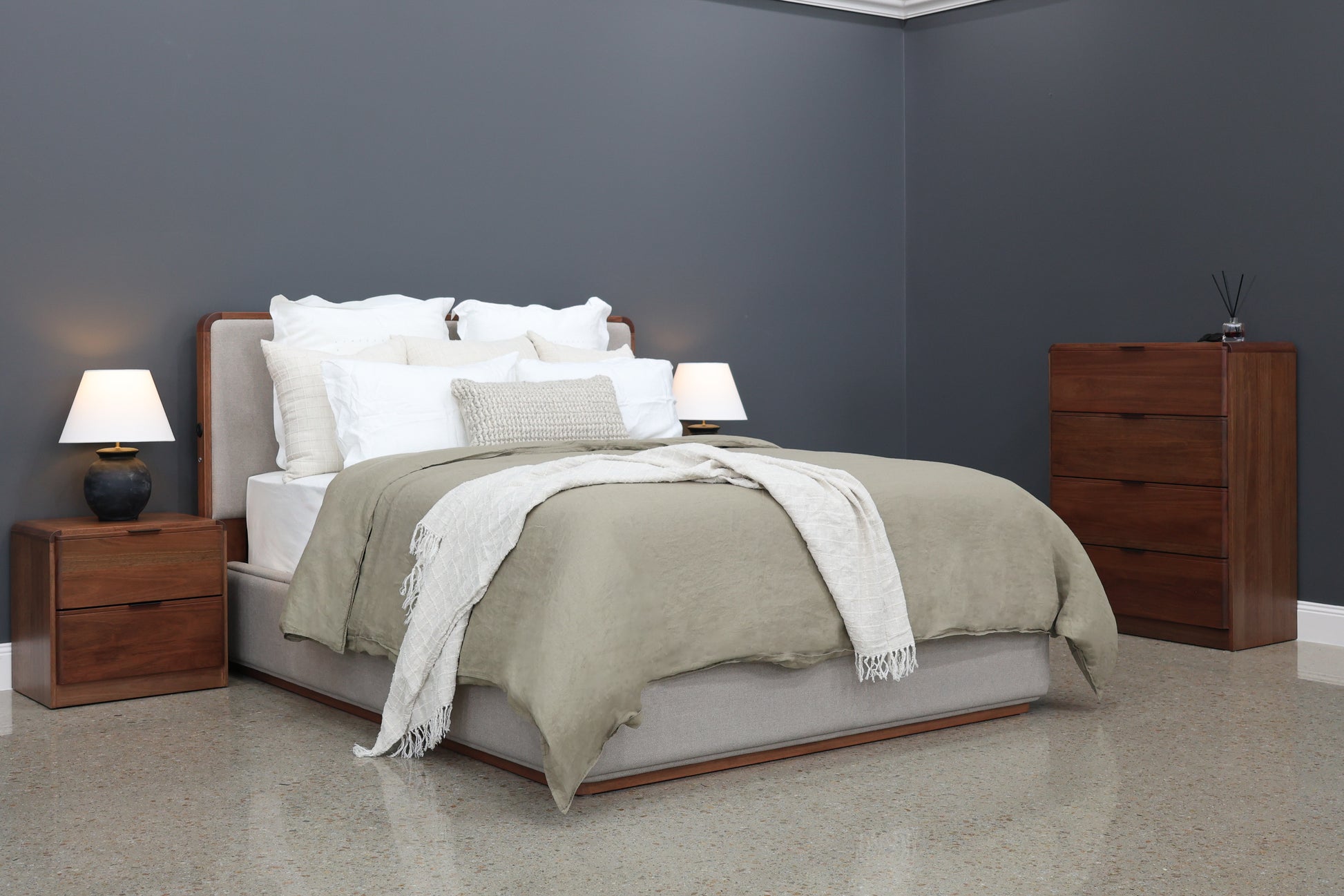 Rostrevor Gas Lift Bed