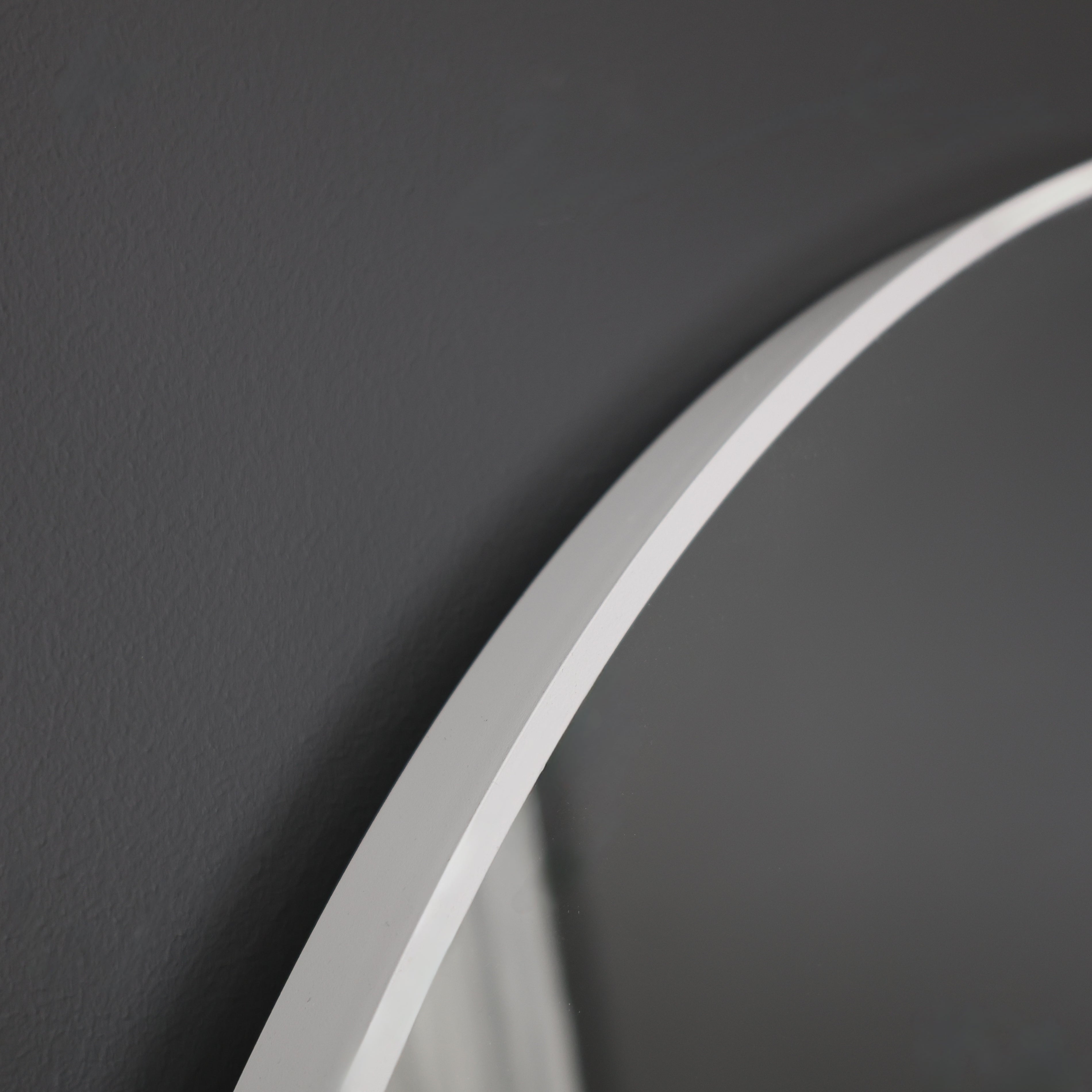 Albury Mirror Round - White