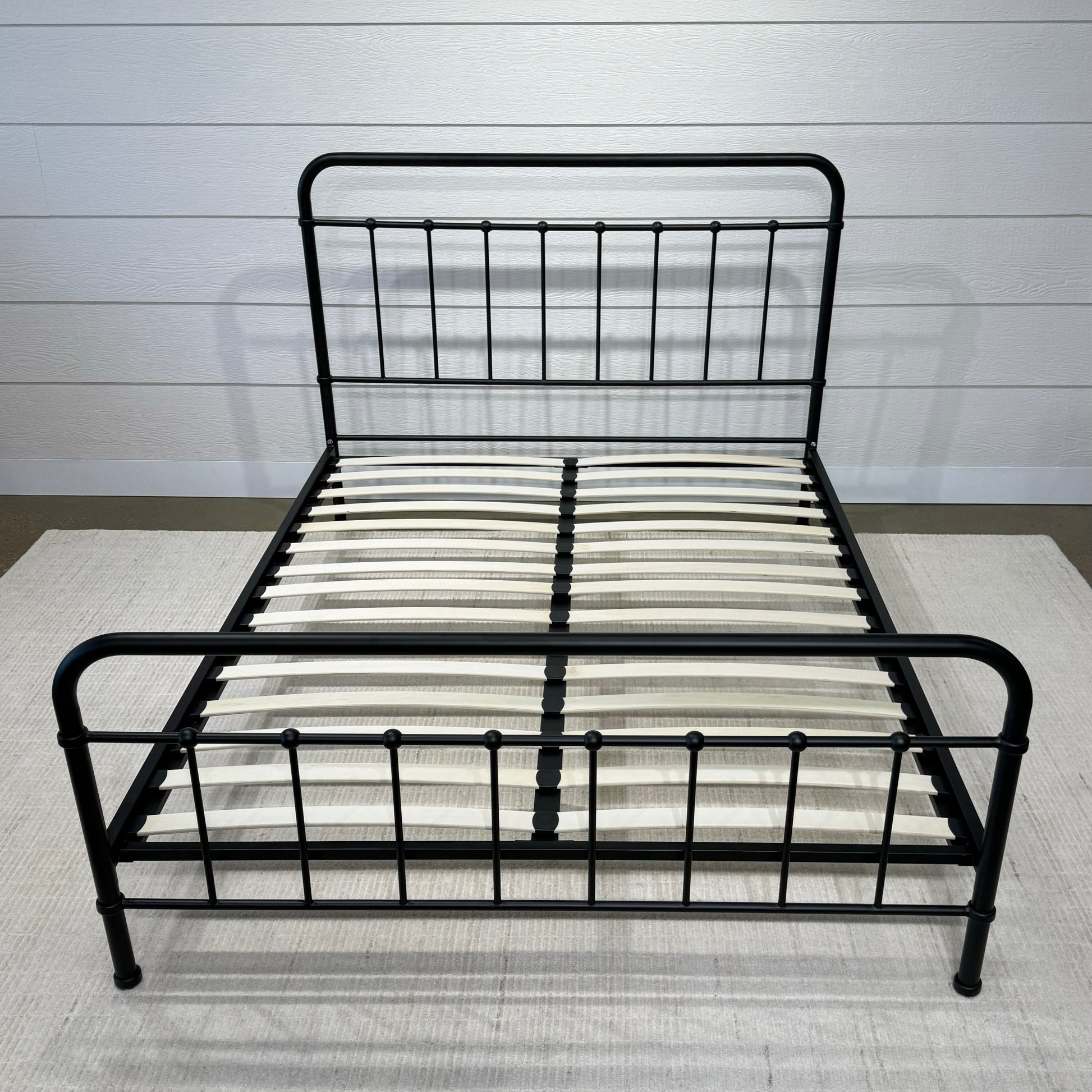 Emerald Bed - Black