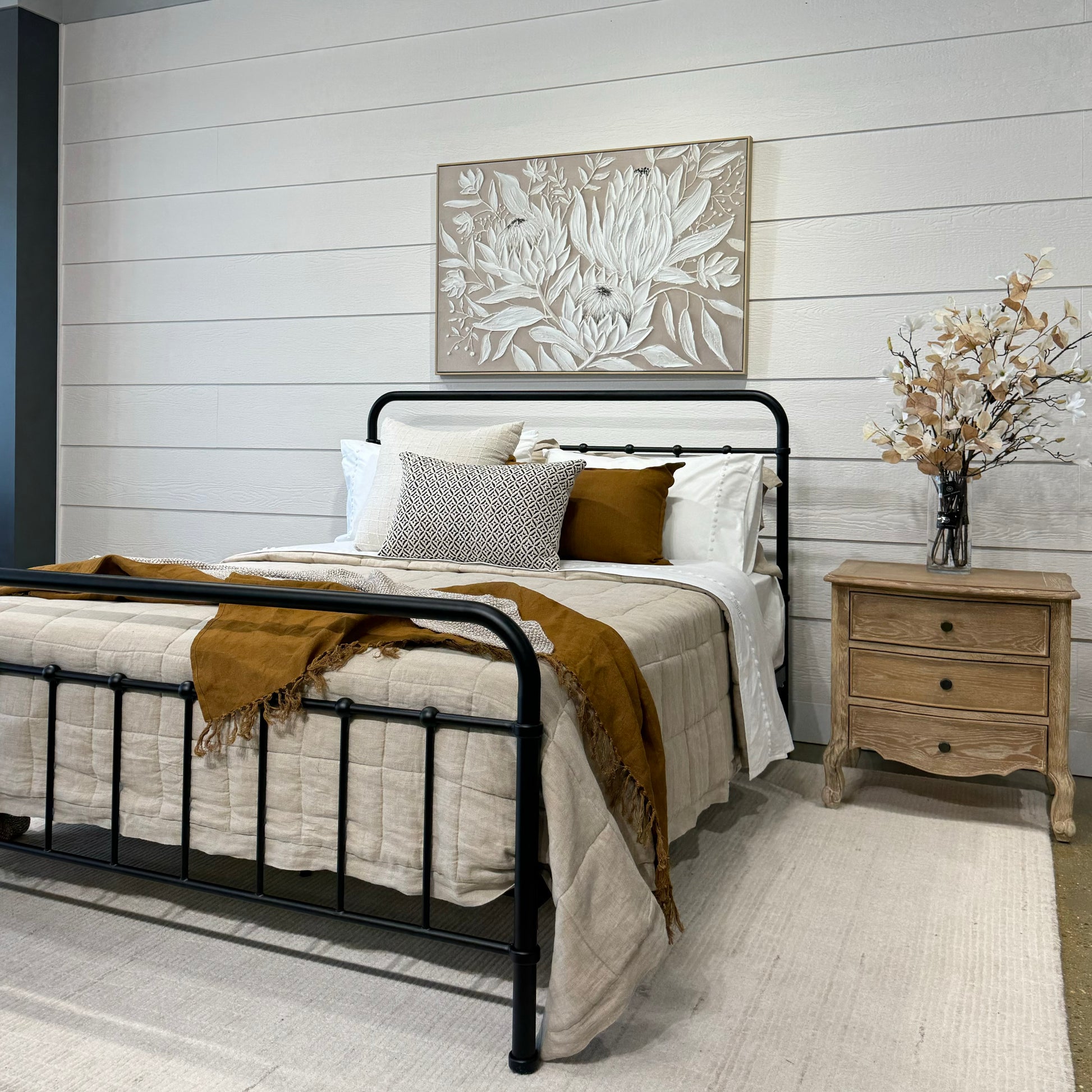 Emerald Bed - Black