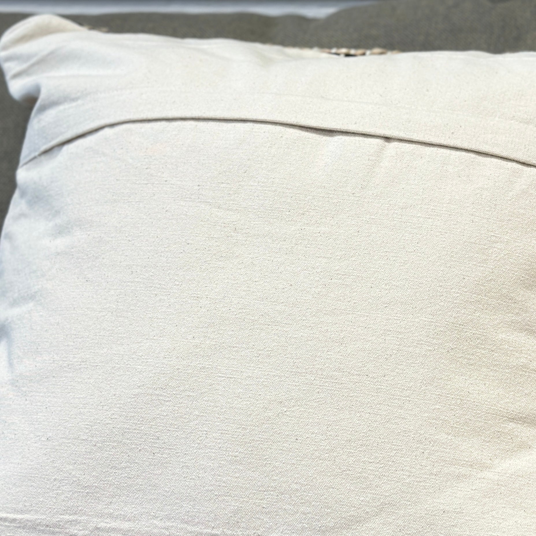 Alomar Cushion Square - Ivory/ Blue