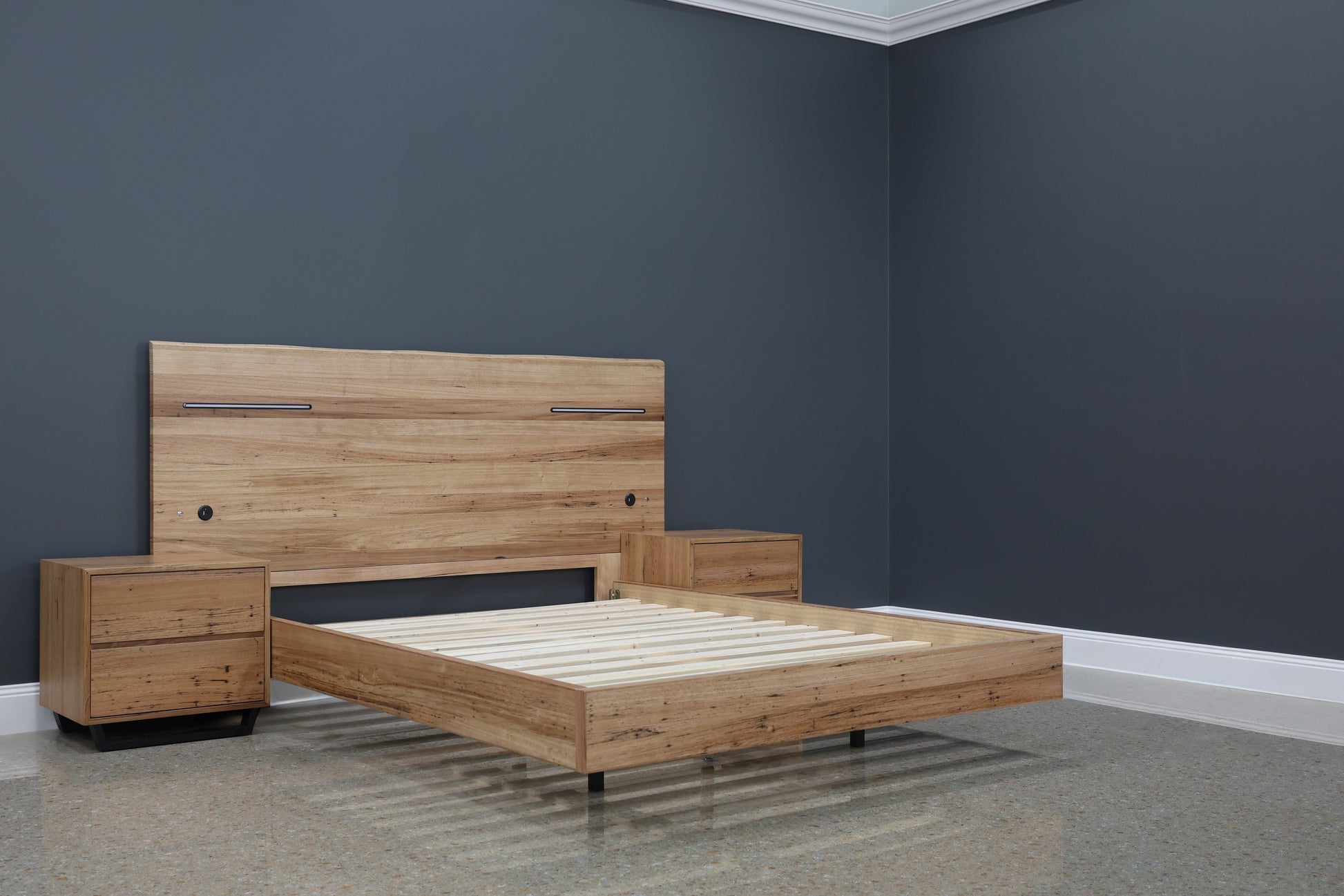 Peninsula Extended Bed w/ LED & USB & 2x Besides