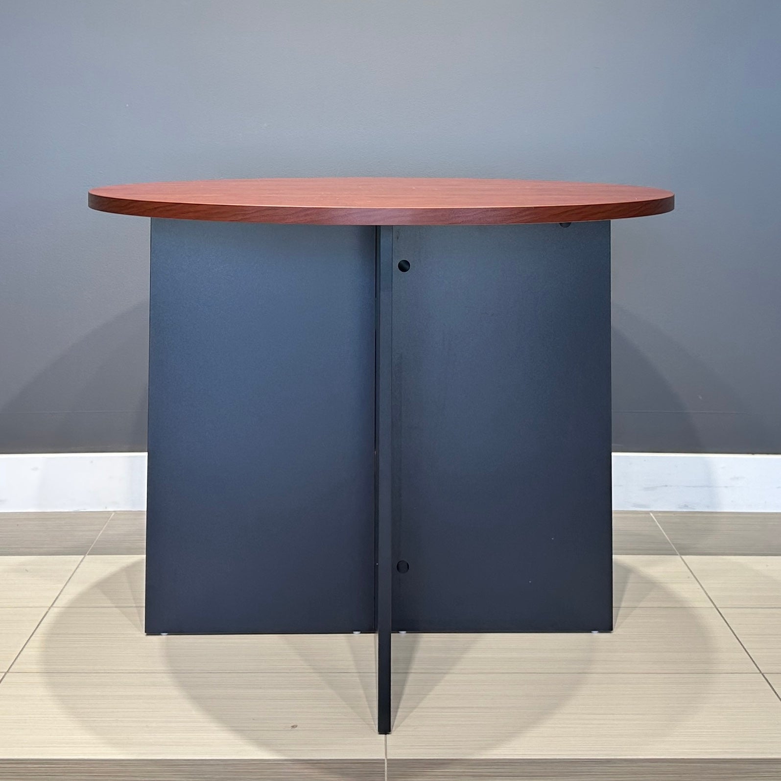 Performance 1000 Round Table - Red Gum/ Charcoal