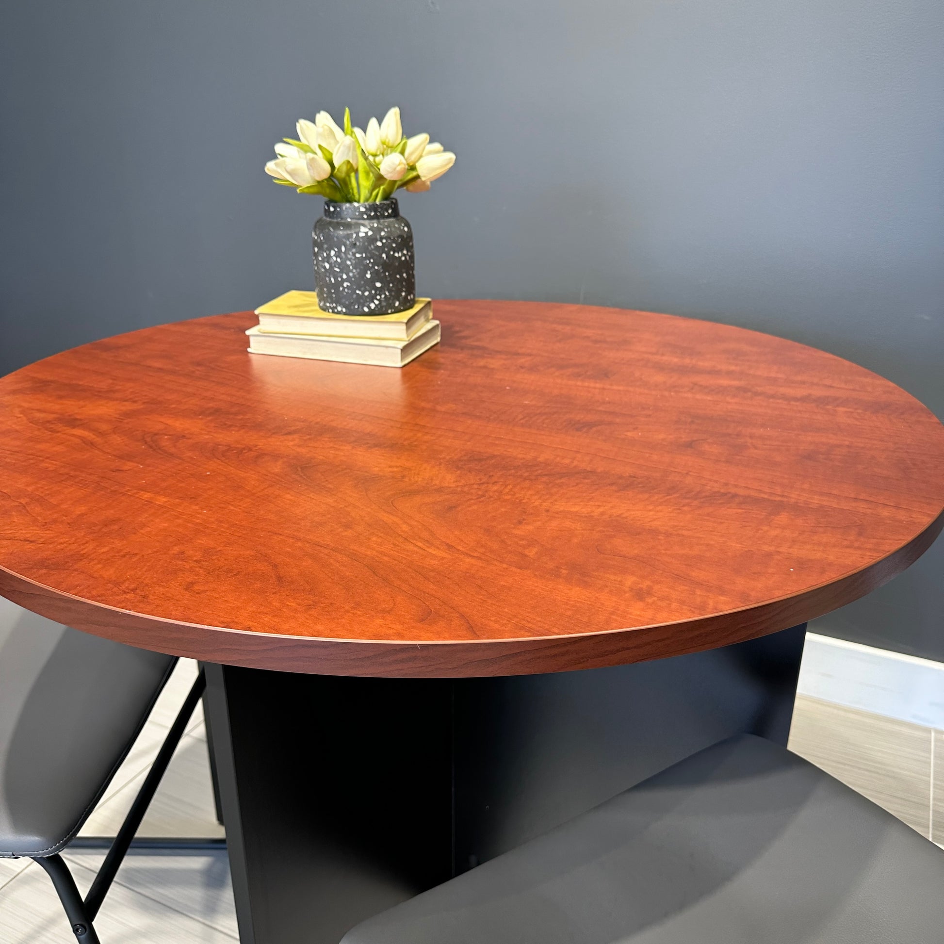 Performance 1000 Round Table - Red Gum/ Charcoal