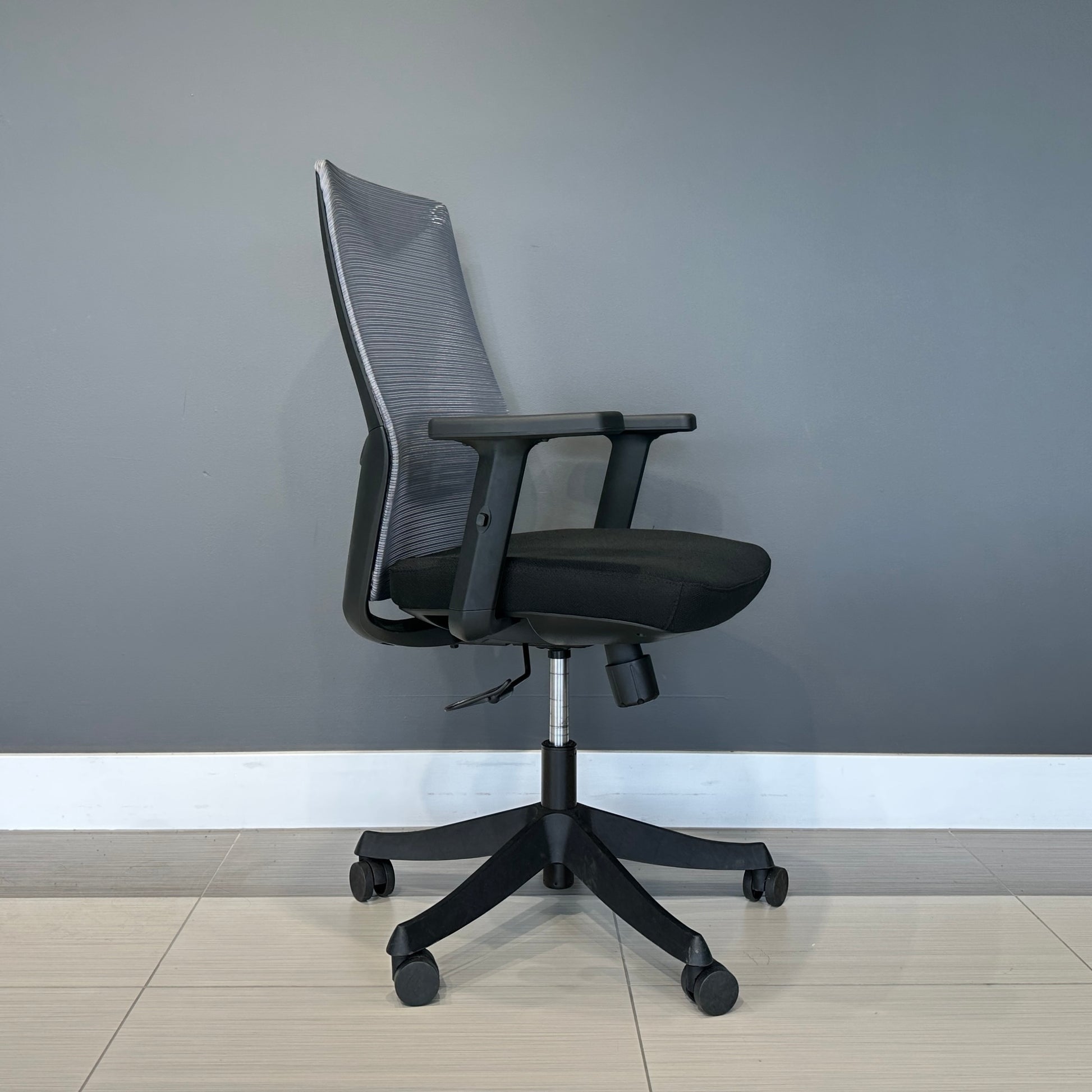 Executive Office Chair - Light Grey/ Black