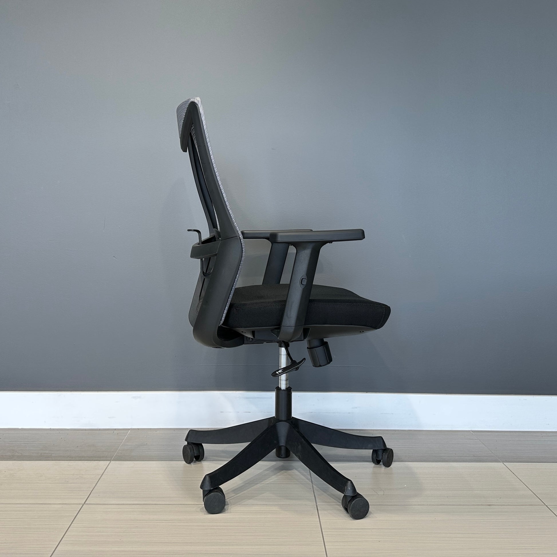 Executive Office Chair - Light Grey/ Black