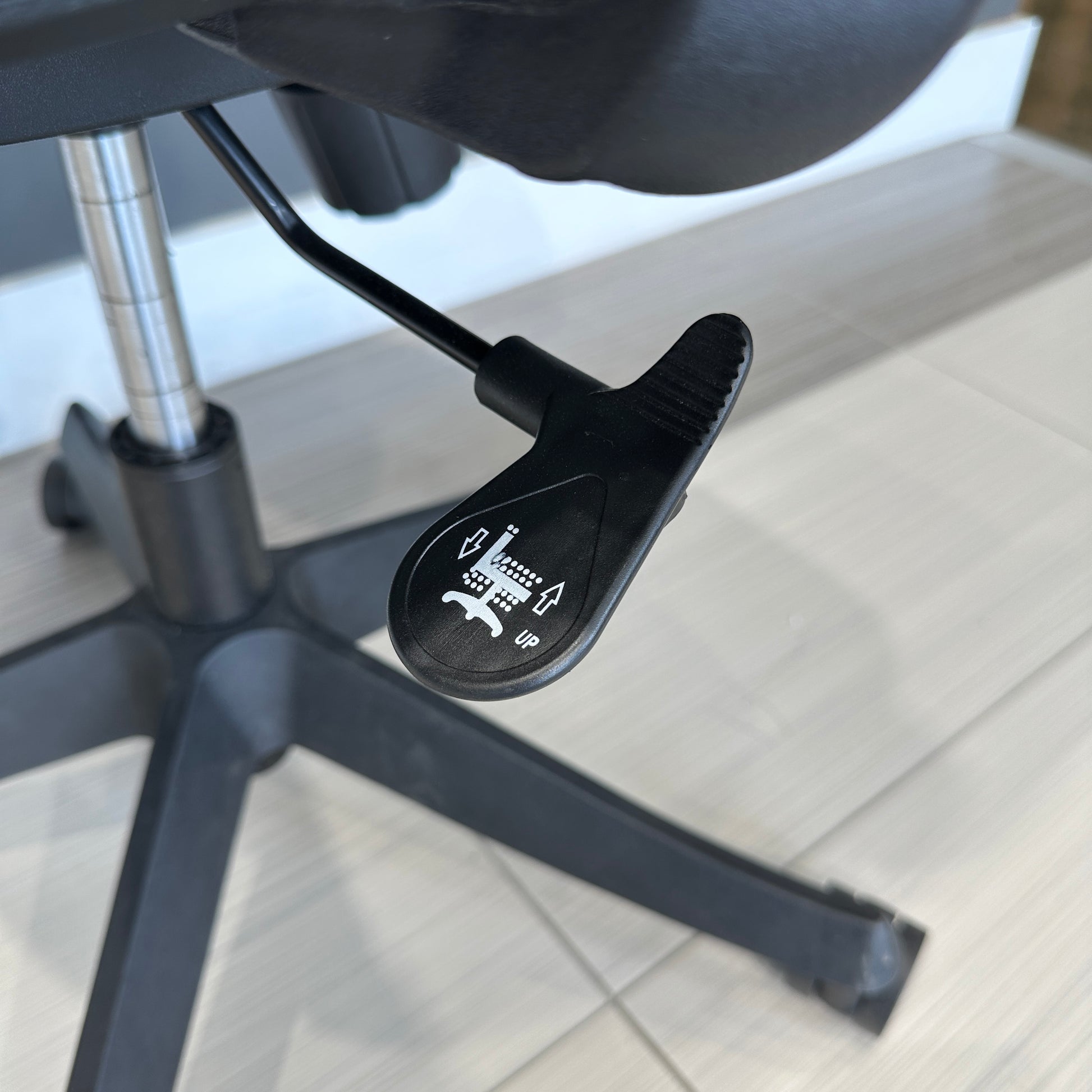 Executive Office Chair - Light Grey/ Black