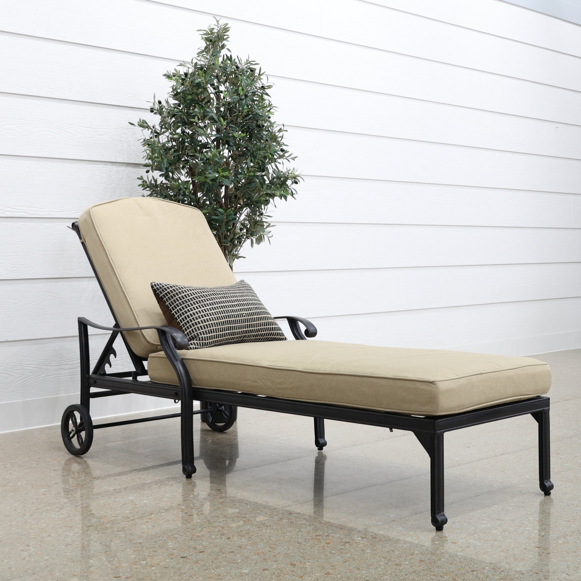 New Portarlington Sun Lounge - Bronze