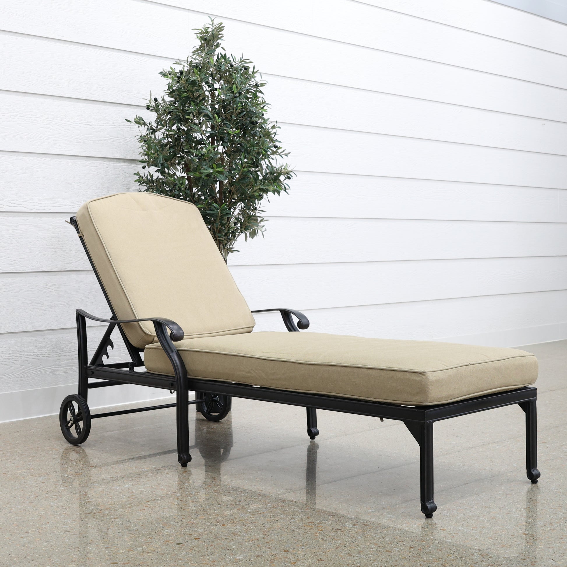 New Portarlington Sun Lounge - Bronze