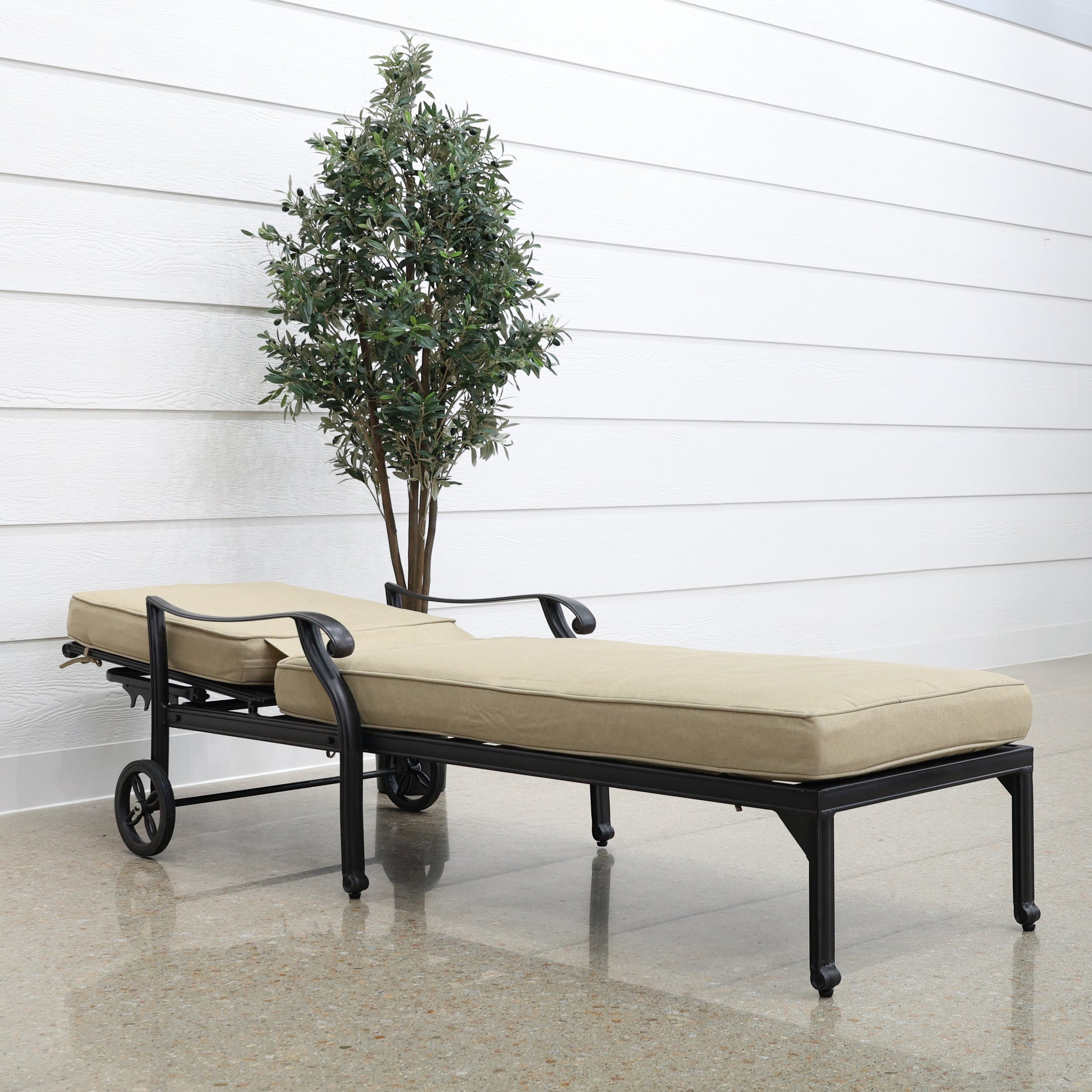 New Portarlington Sun Lounge - Bronze
