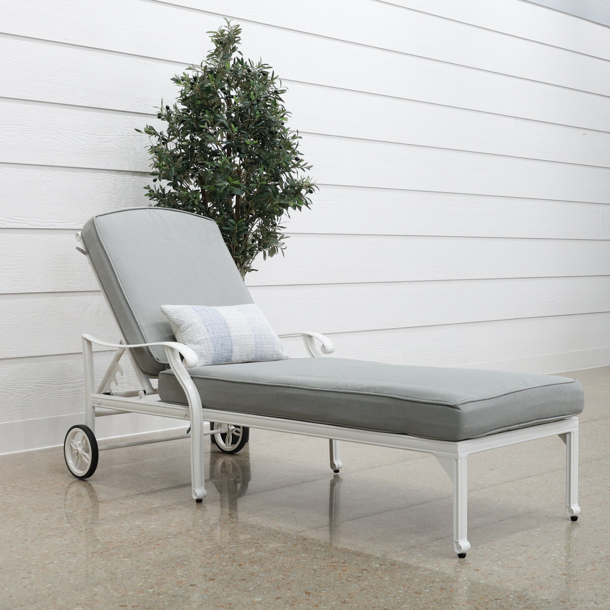New Portarlington Sun Lounge - White