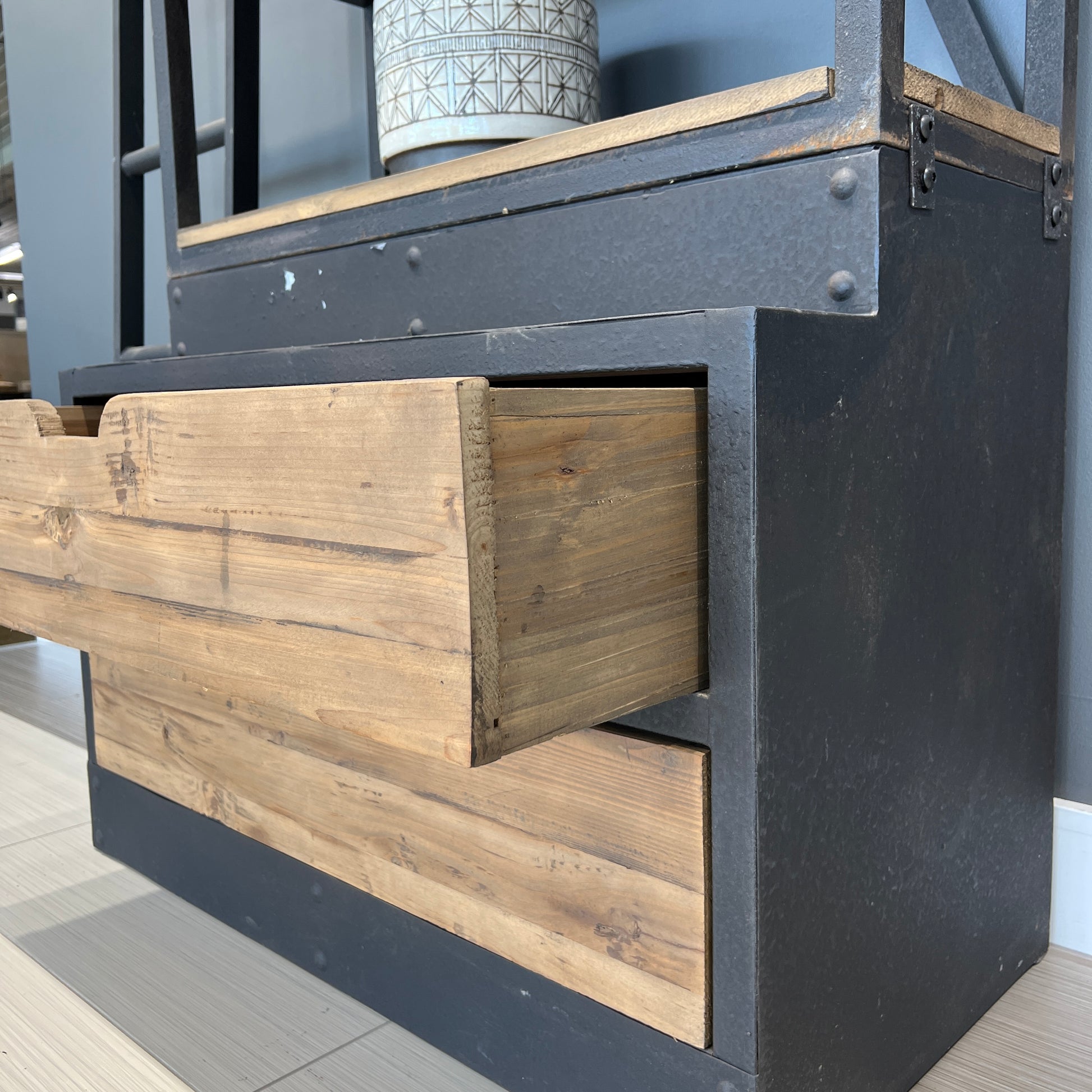 Oxley Bookcase w/ Ladder - Small