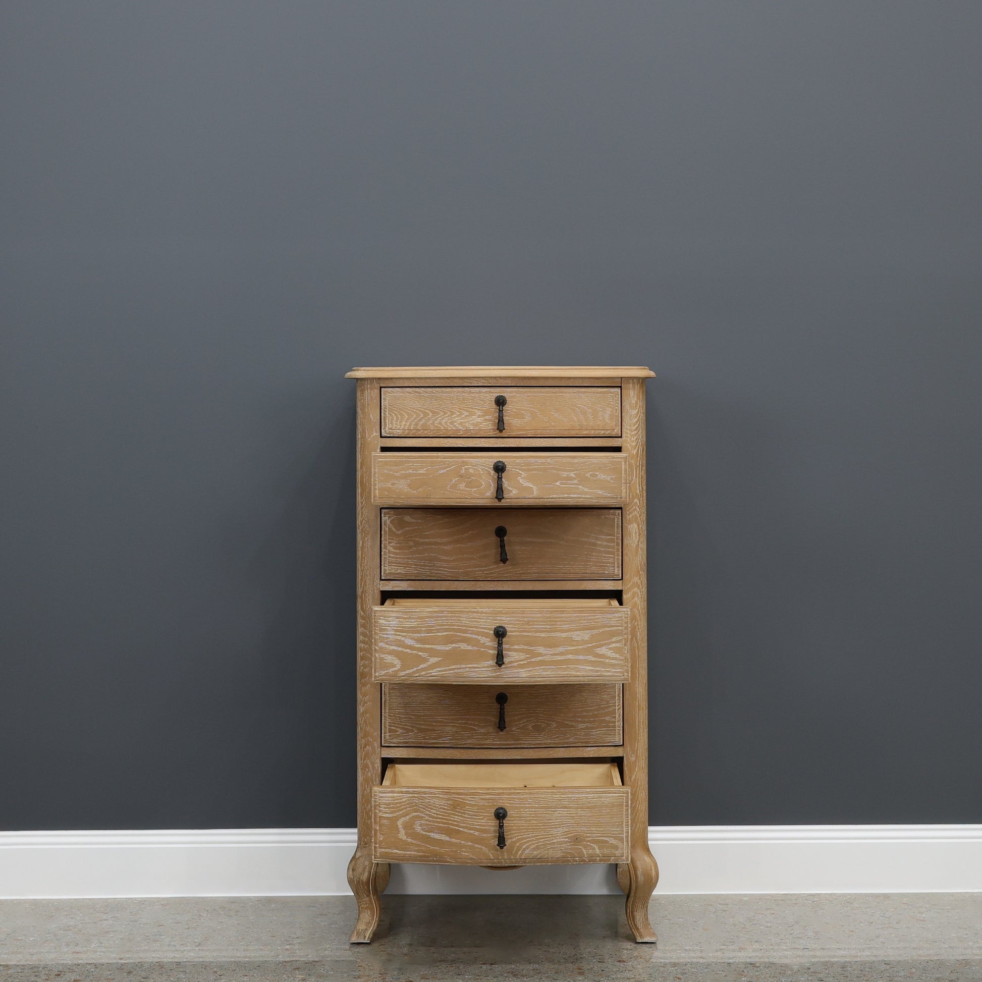 Mt Eden Narrow Chest