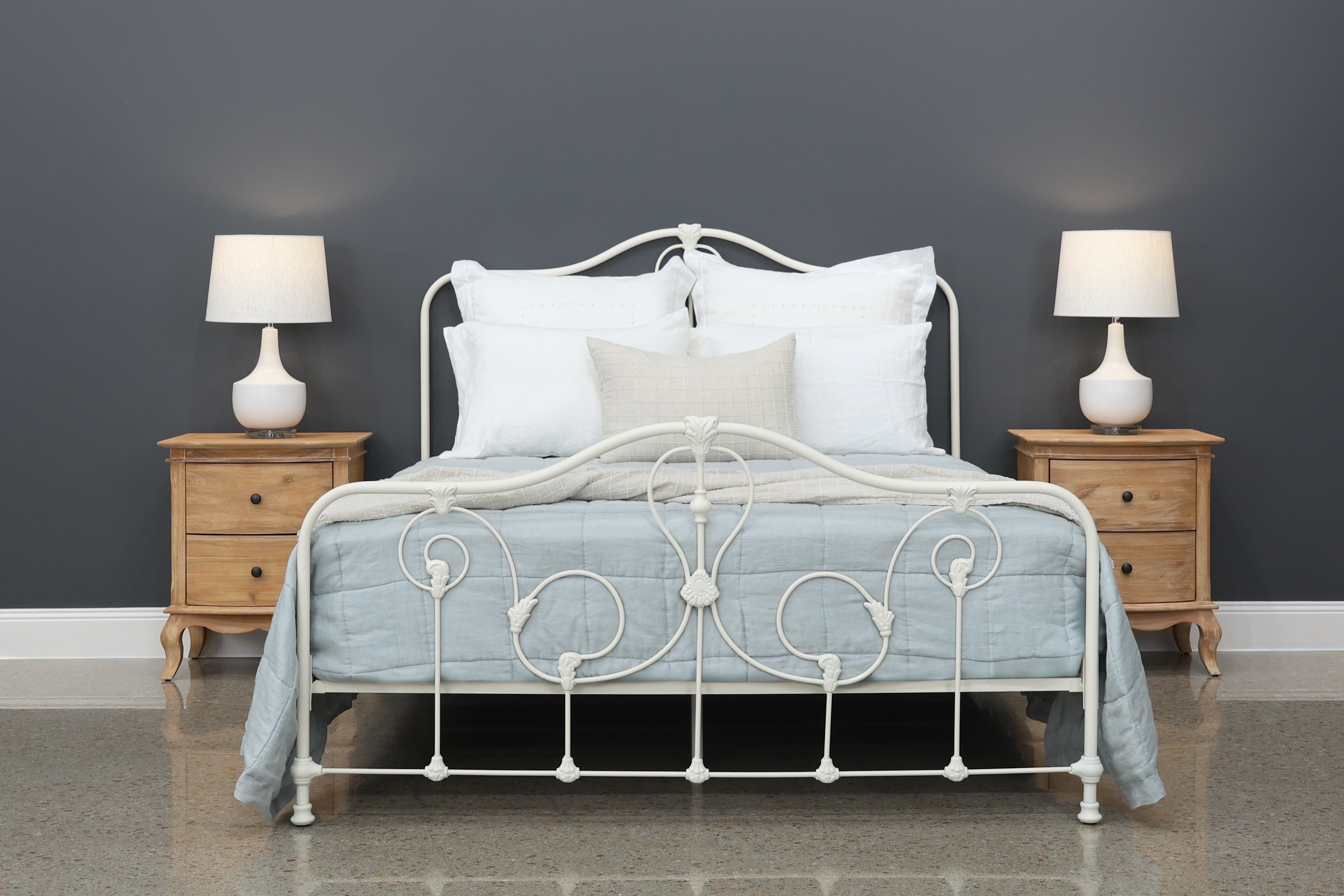 Winchester Bed - Cream