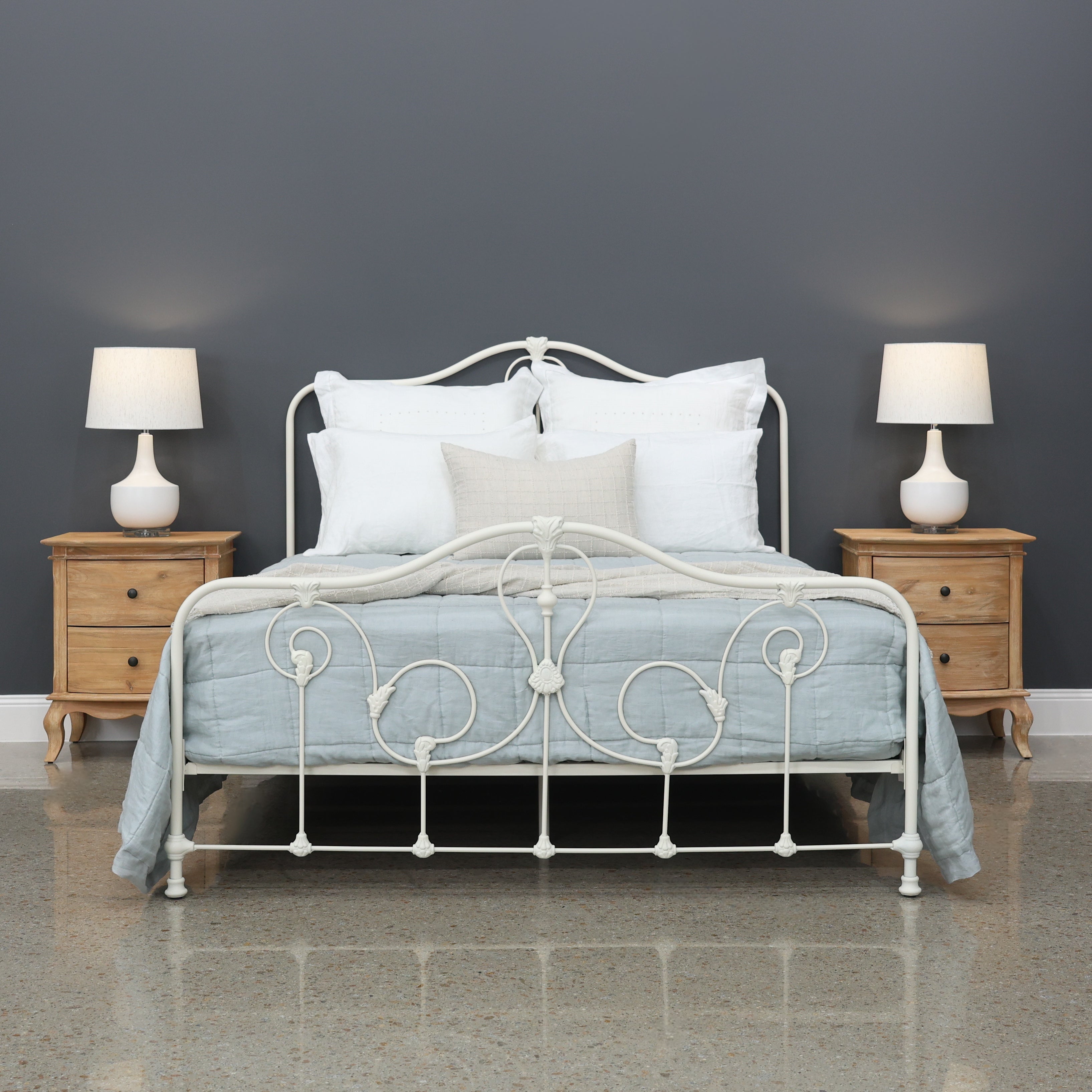 Winchester Bed - Cream