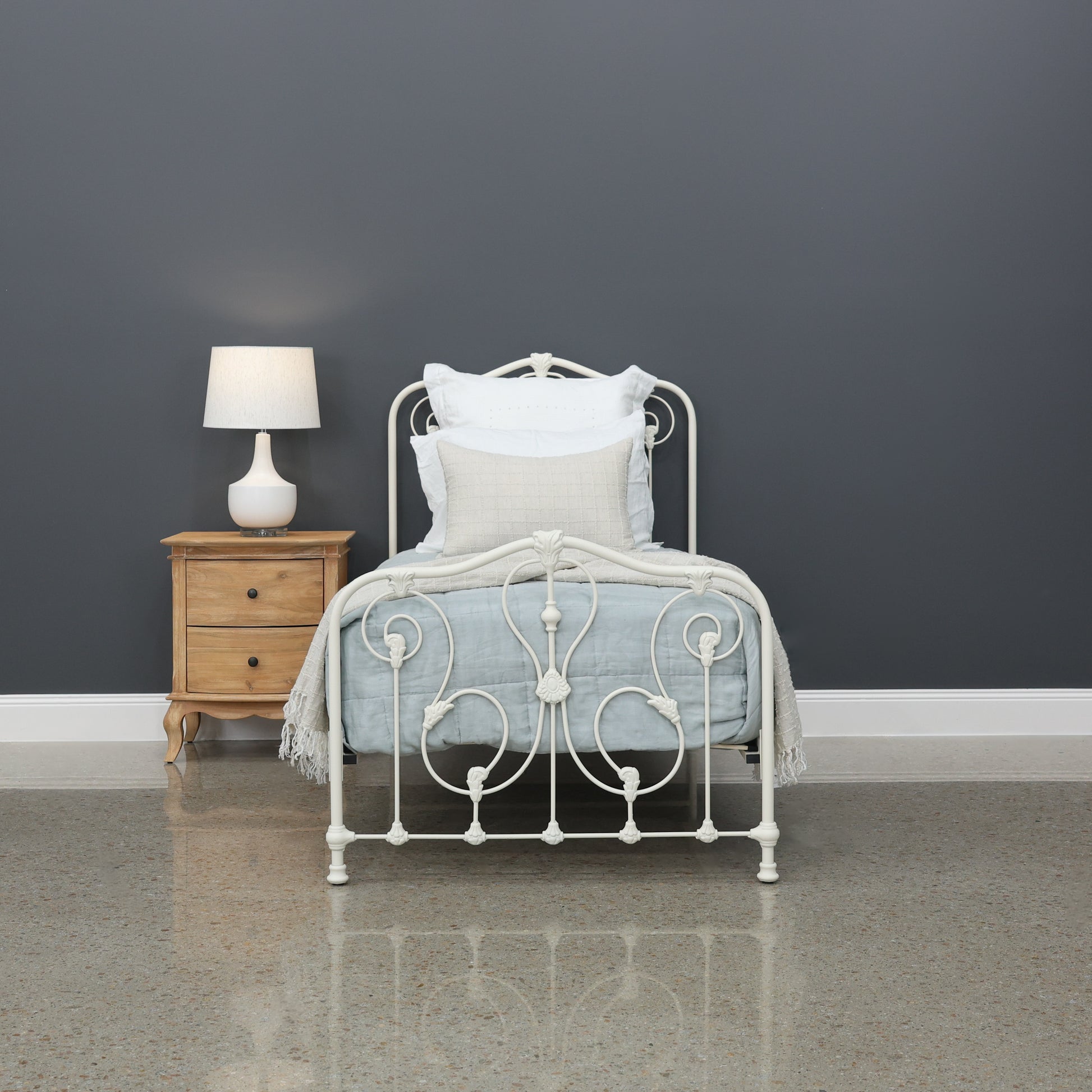 Winchester Bed - Cream