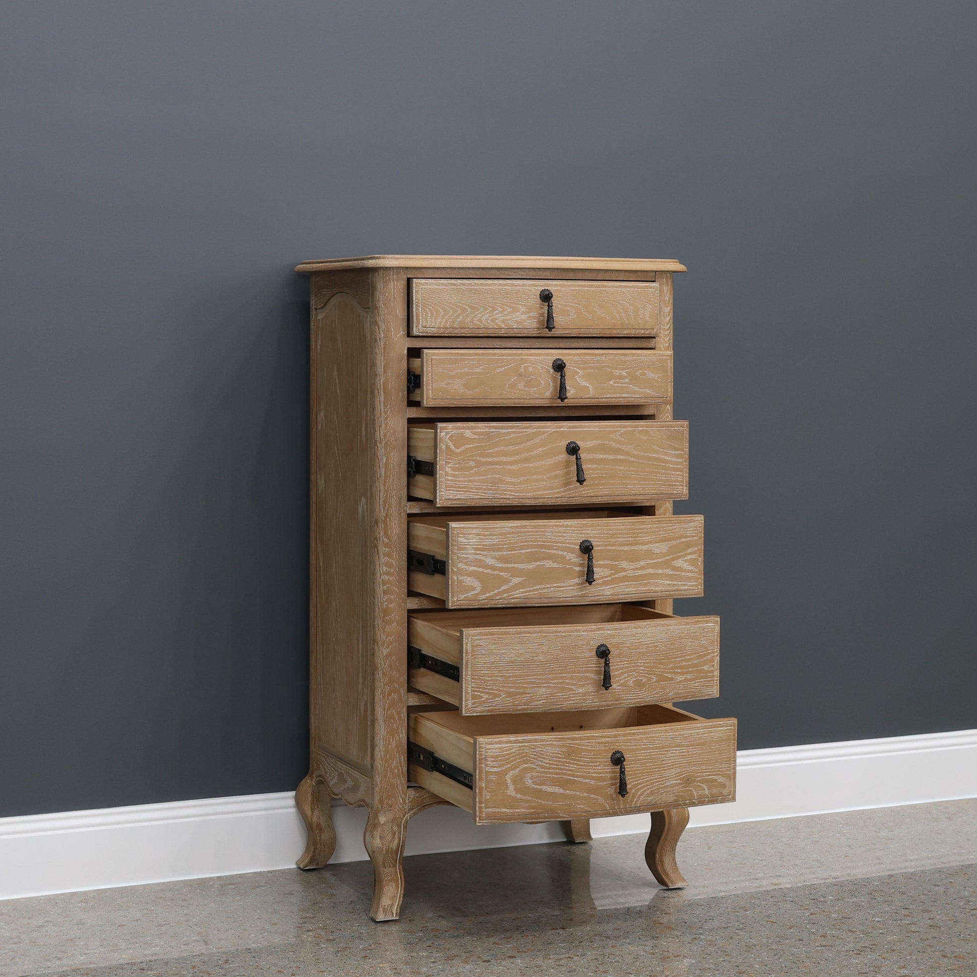 Mt Eden Narrow Chest