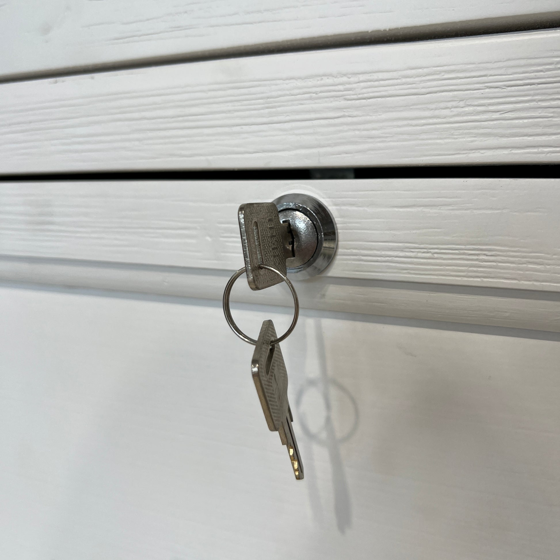 Provedore Two Tone Desk & Hutch