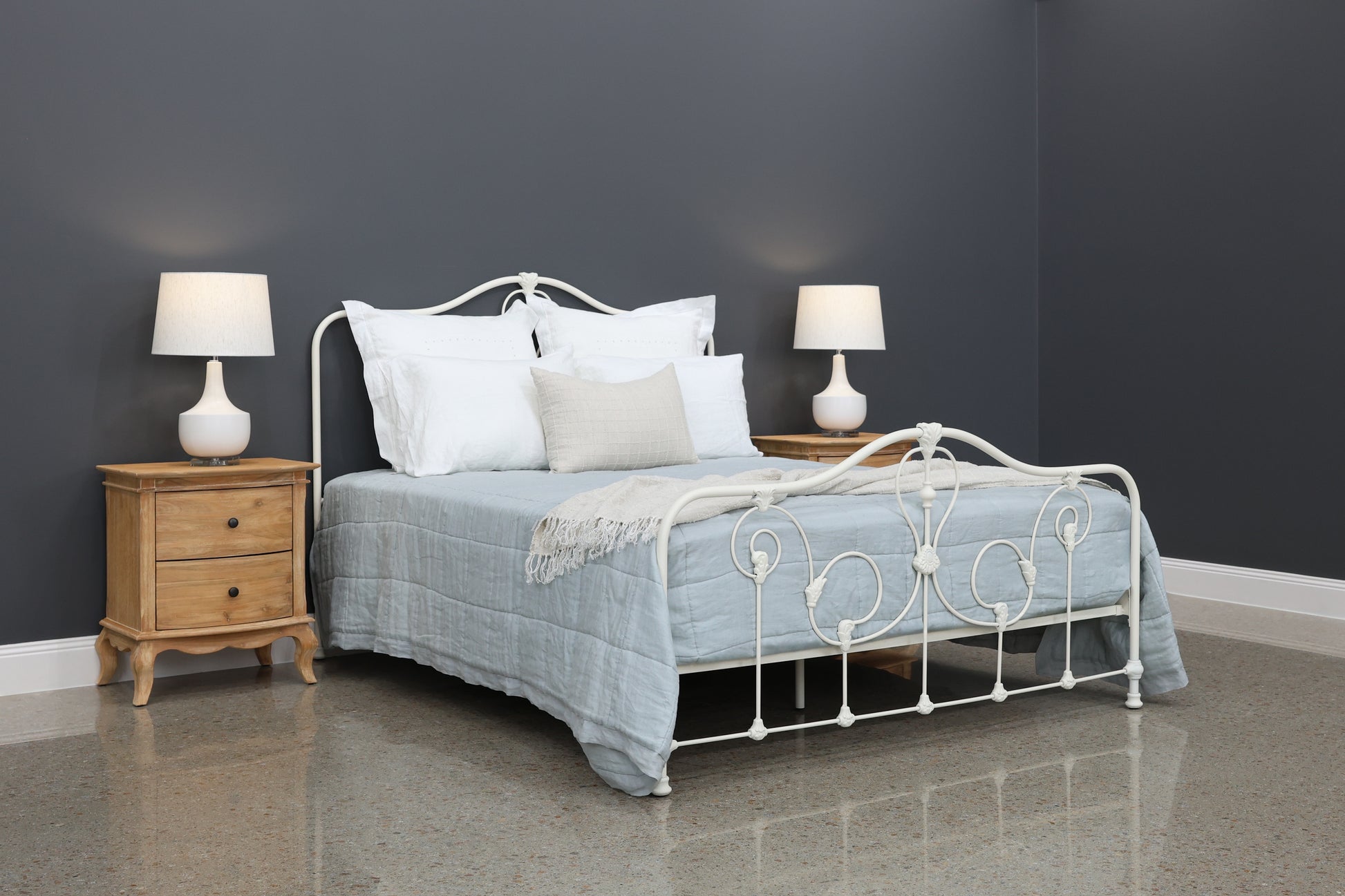 Winchester Bed - Cream