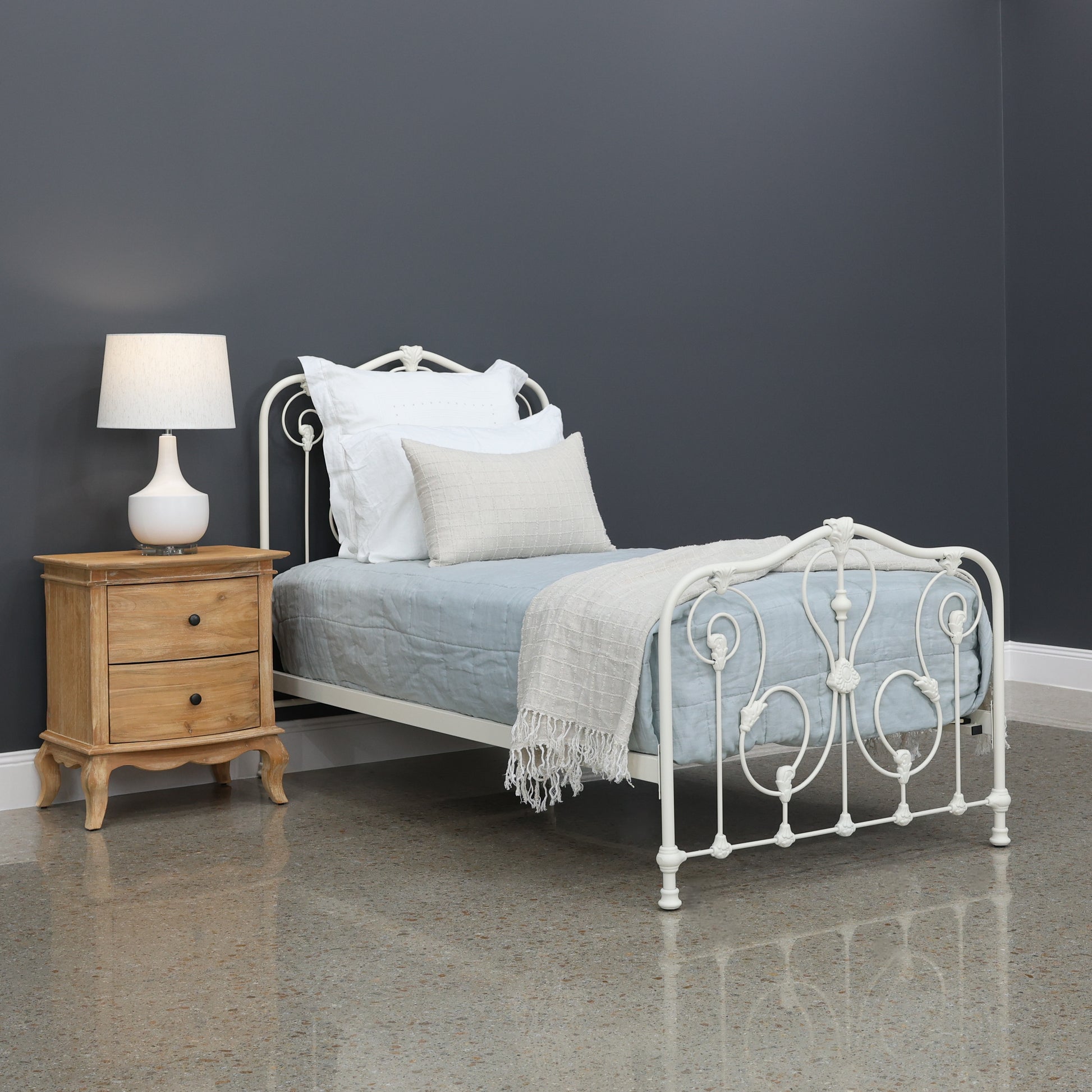 Winchester Bed - Cream