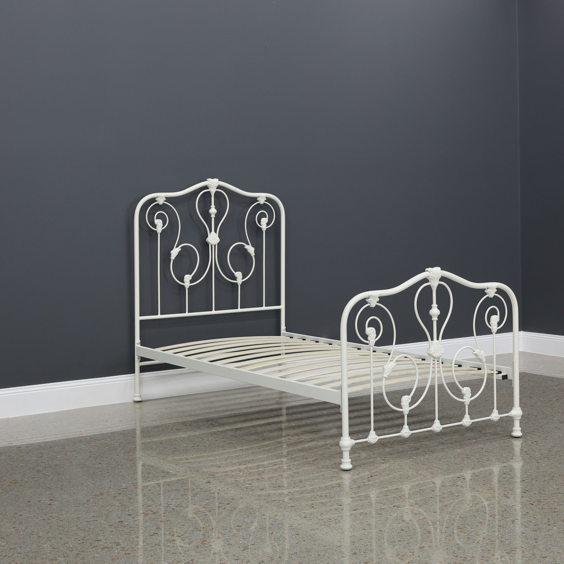 Winchester Bed - Cream