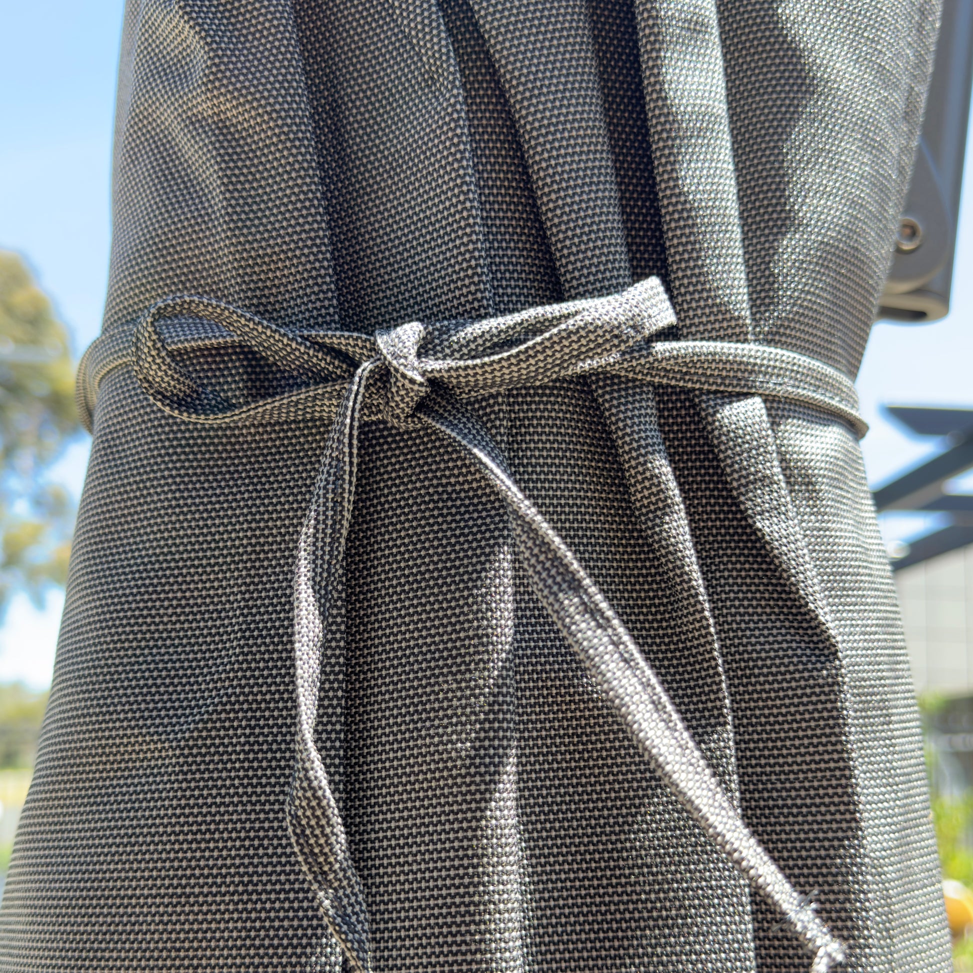 Lynden Cantilever Umbrella & 4pc Resin Base - Charcoal