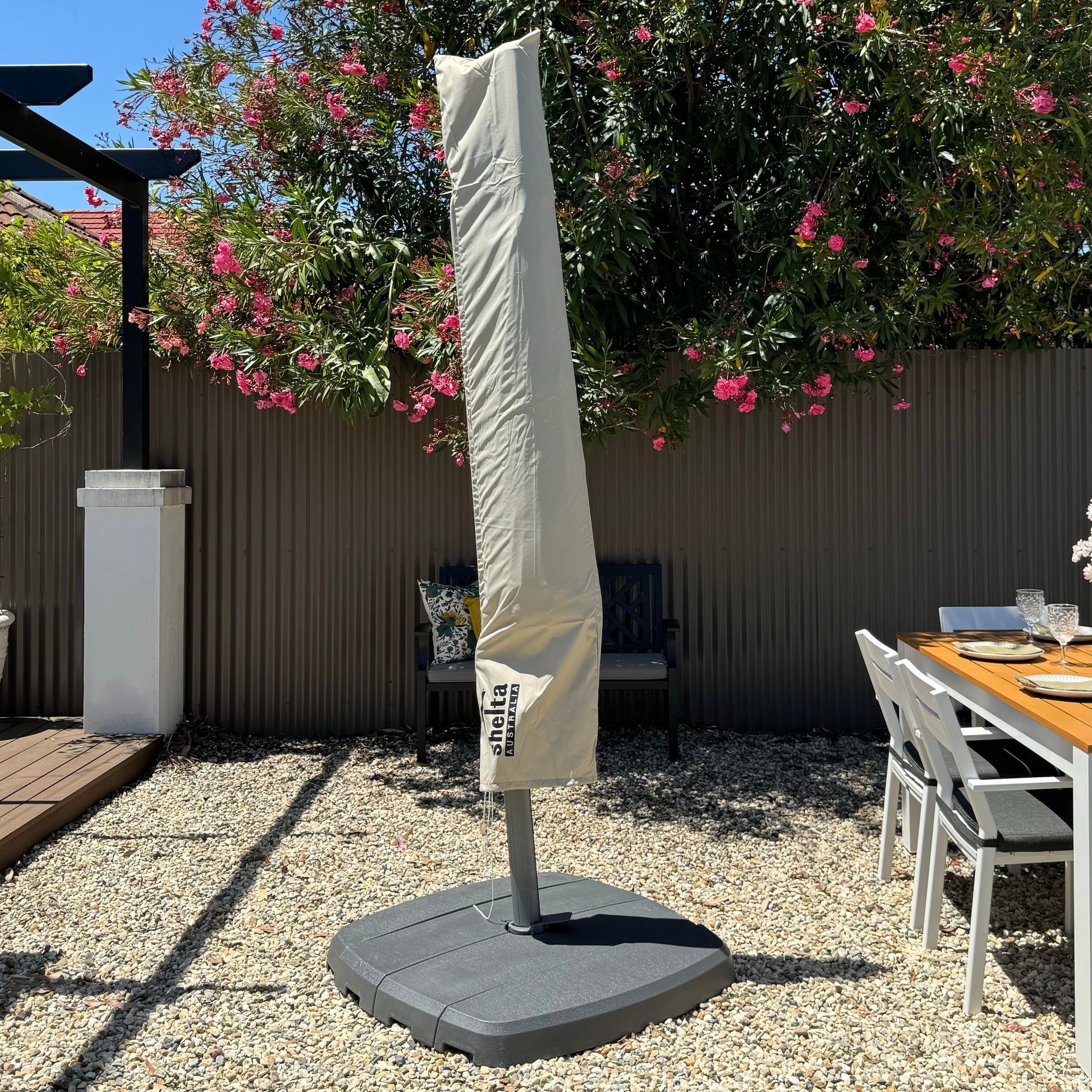 Lynden Cantilever Umbrella & 4pc Resin Base - Charcoal