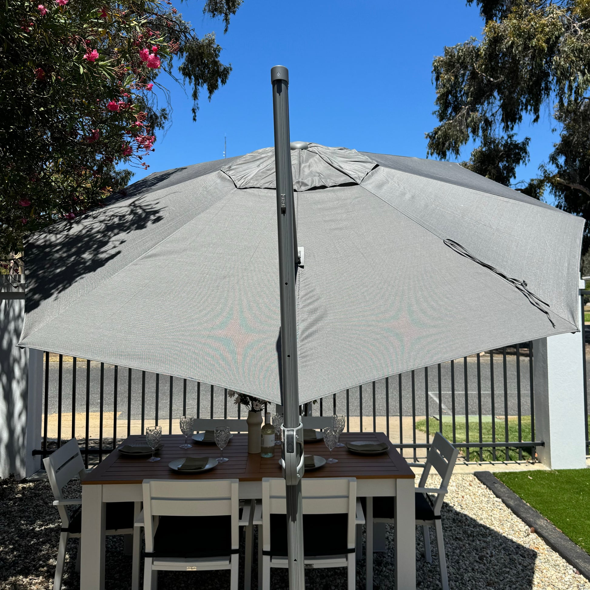 Lynden Cantilever Umbrella & 4pc Resin Base - Charcoal