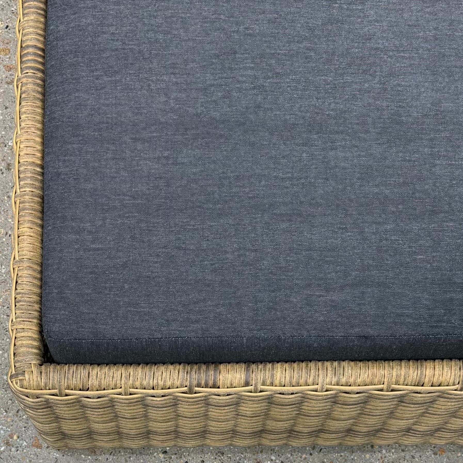 Summer Single Sun Lounge - Brushed Wheat w/ Denim Grey Cushion