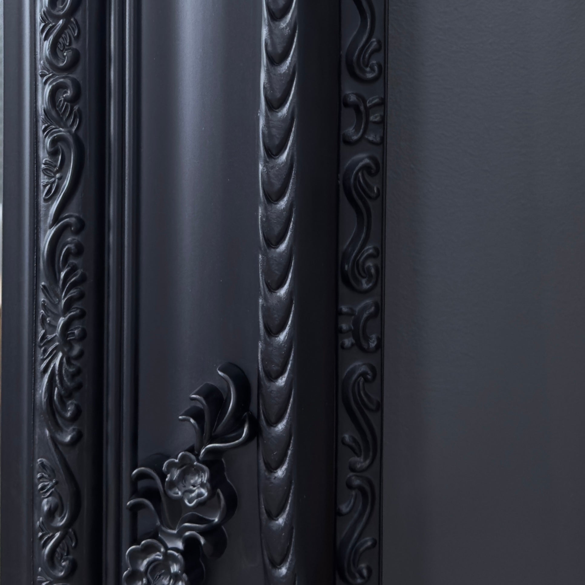 Isabella - Antique Mirror - Matte Black