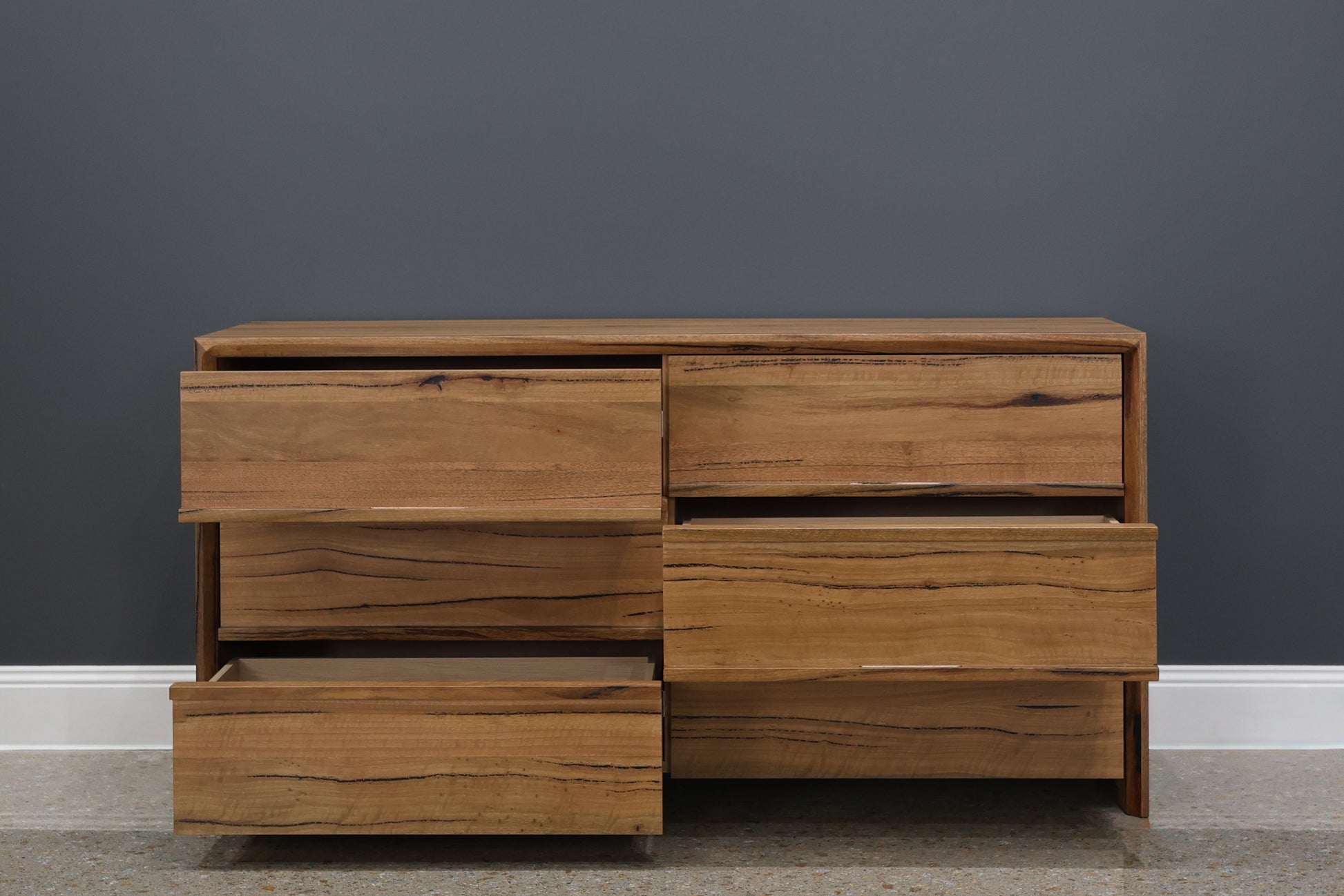 Scarbrough Dresser 6 Drawers