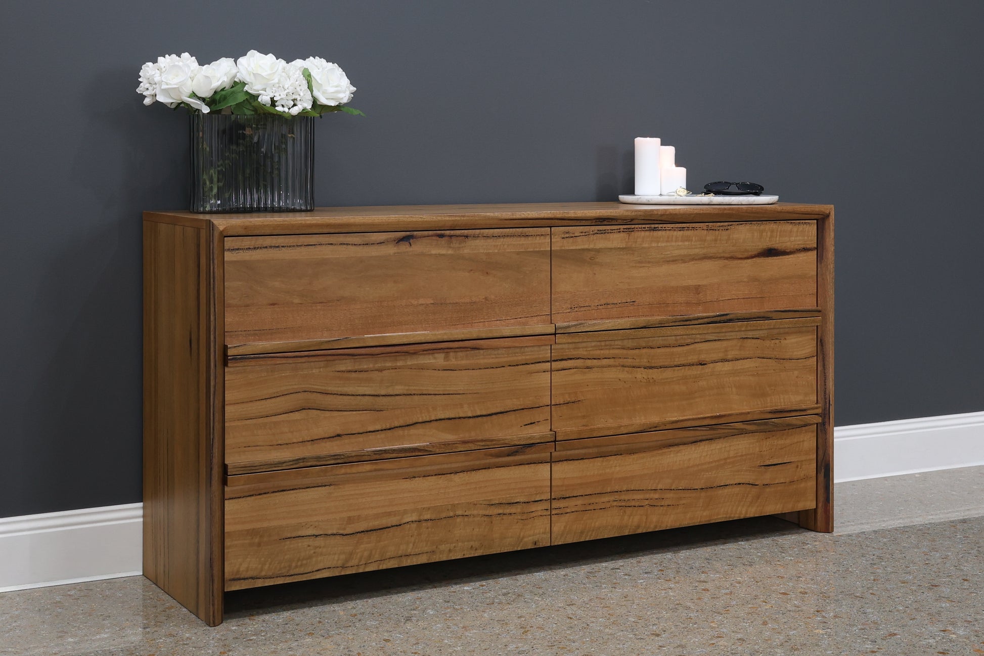 Scarbrough Dresser 6 Drawers