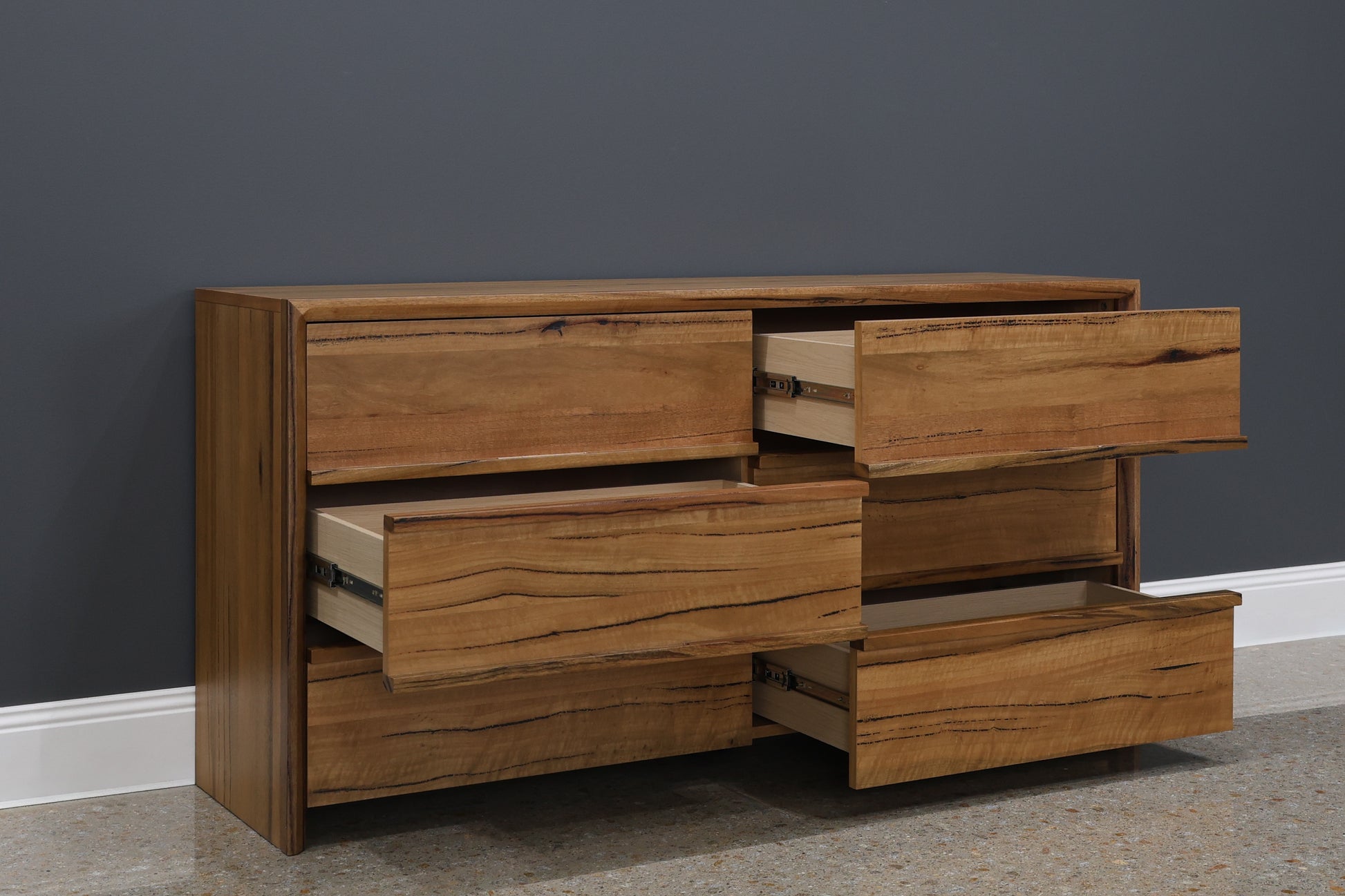 Scarbrough Dresser 6 Drawers