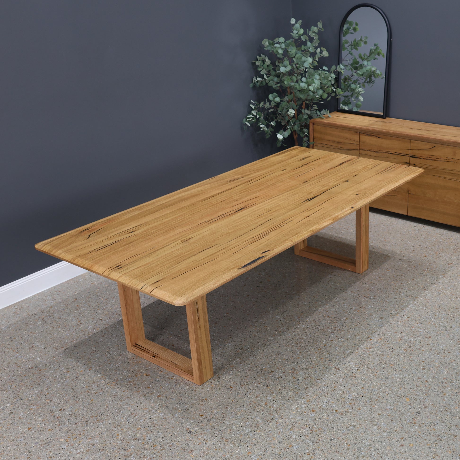 Rockingham Dining Table