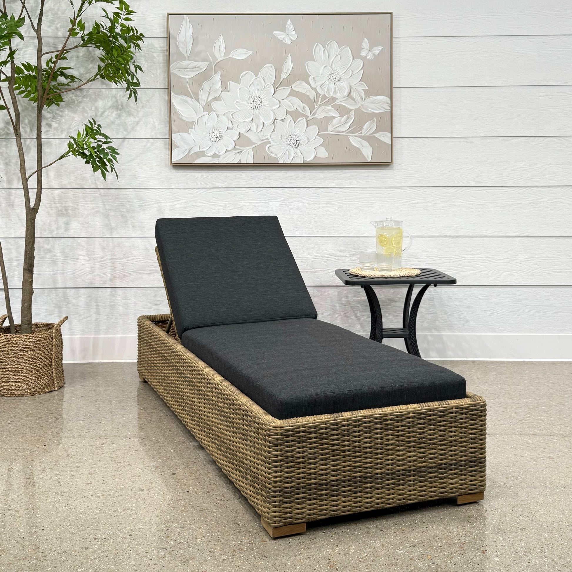 Summer Single Sun Lounge - Brushed Wheat w/ Denim Grey Cushion