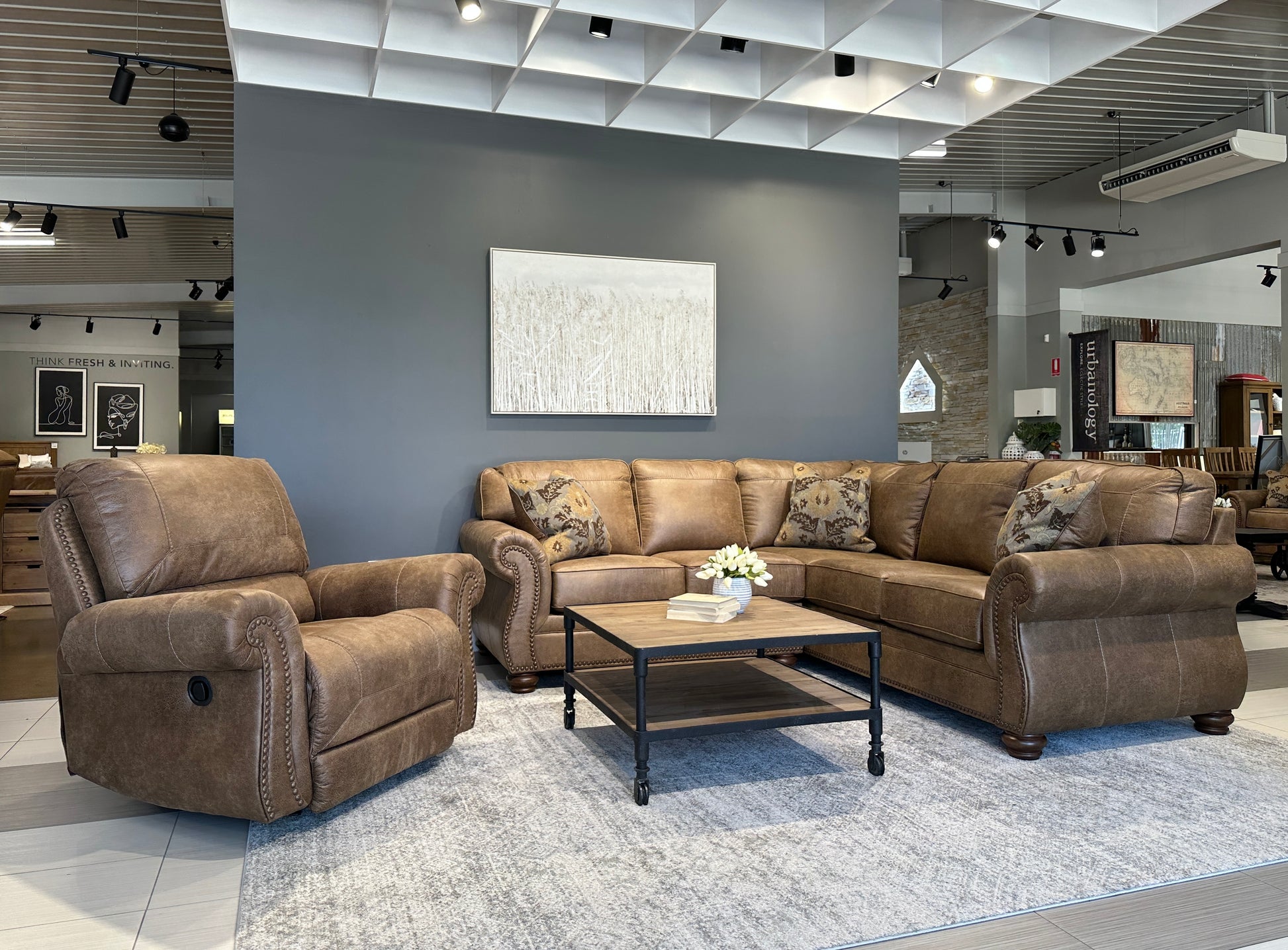 Laura 2 Piece Sectional (RAF Loveseat & LAF Sofa)