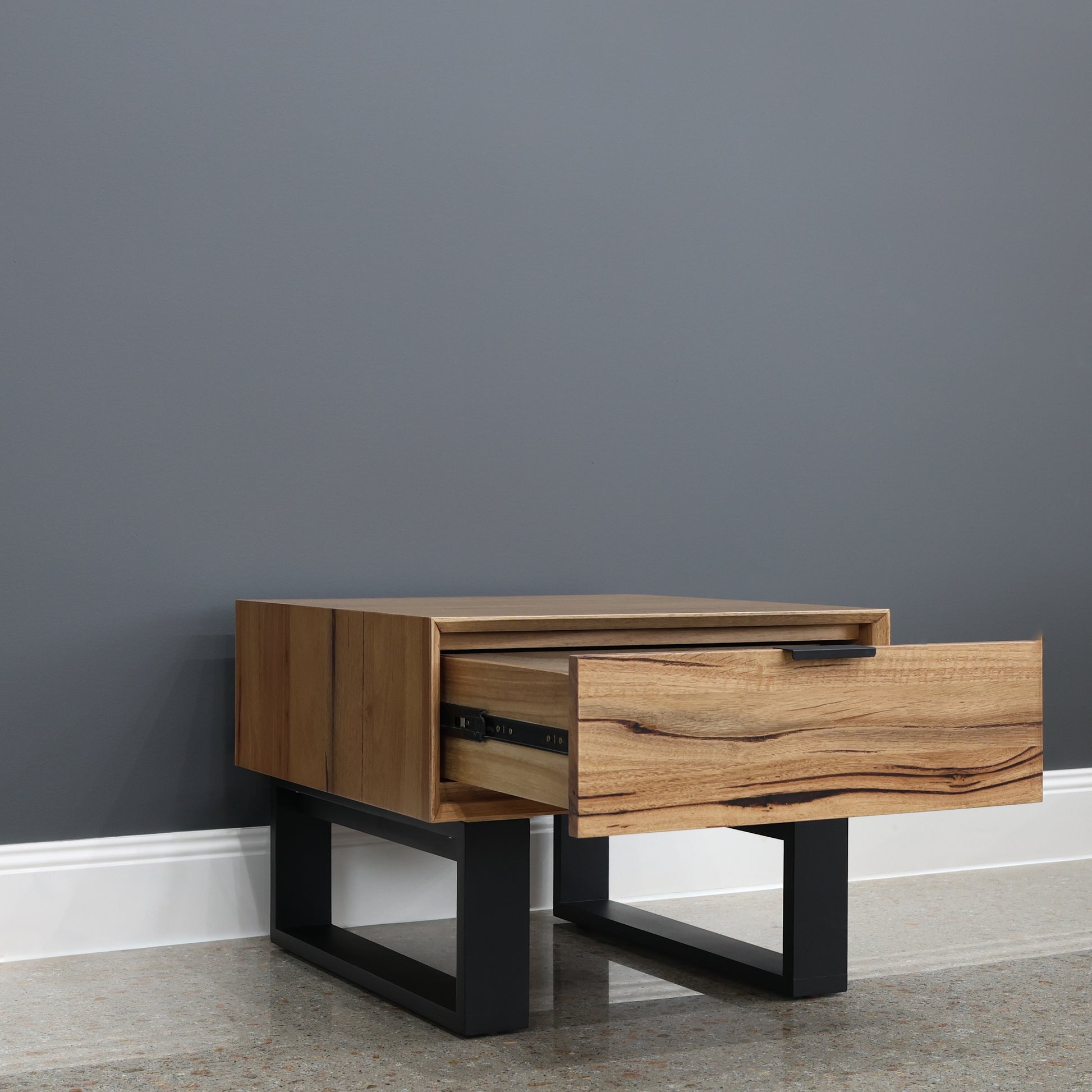 Milan Lamp Table