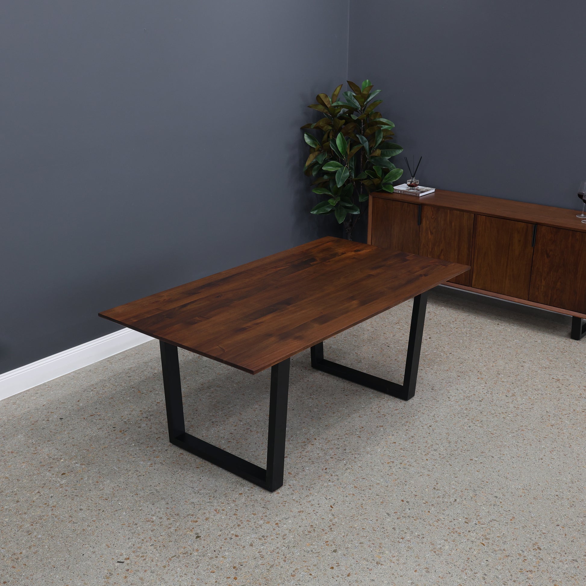 Kingsley Dining Table