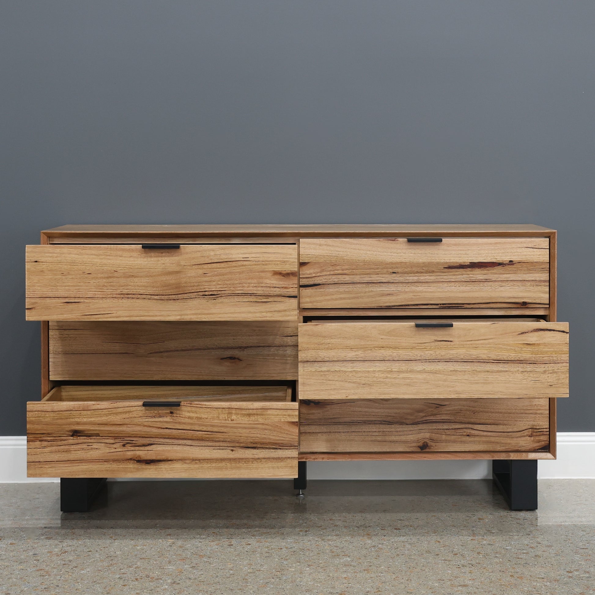 Milan Dresser
