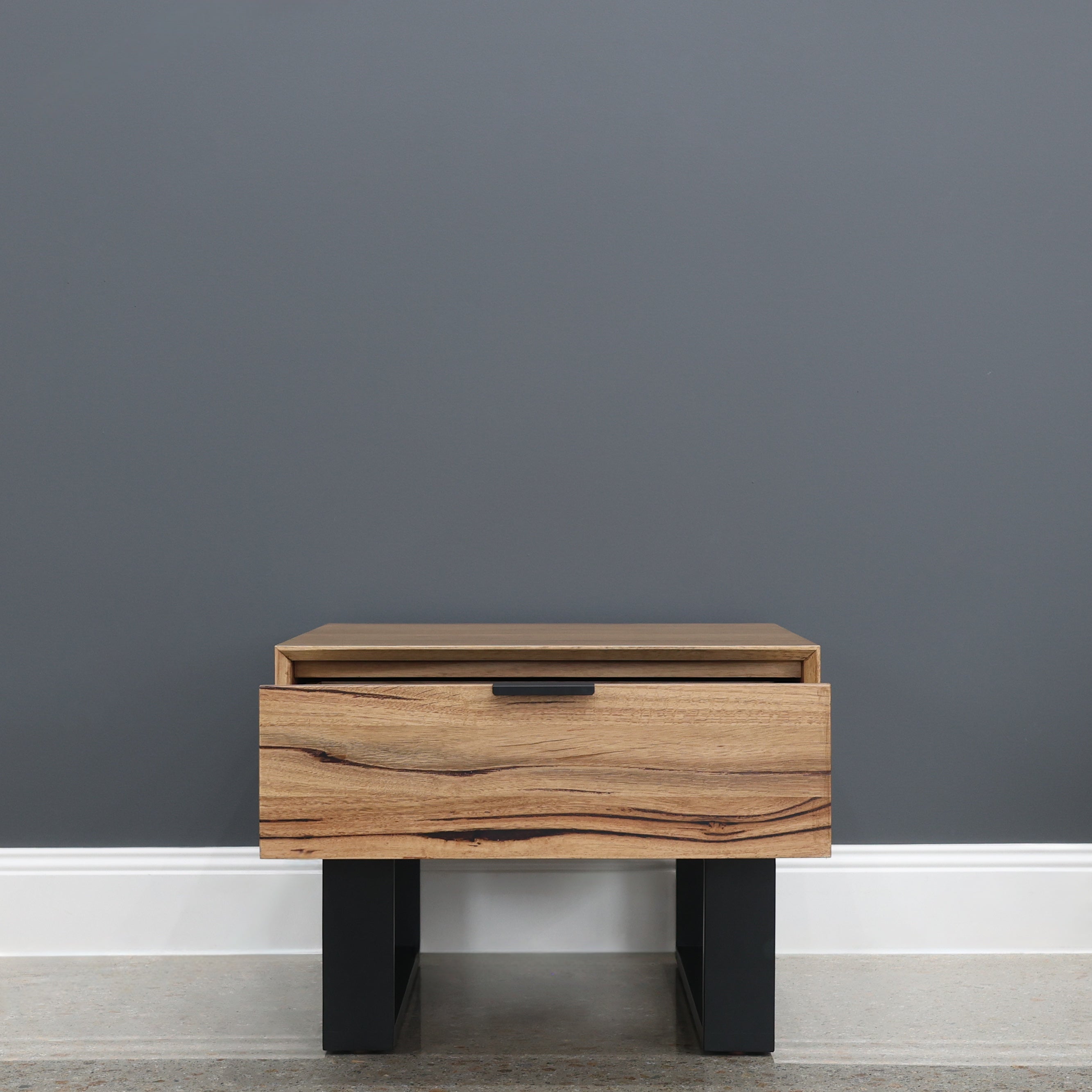 Milan Lamp Table