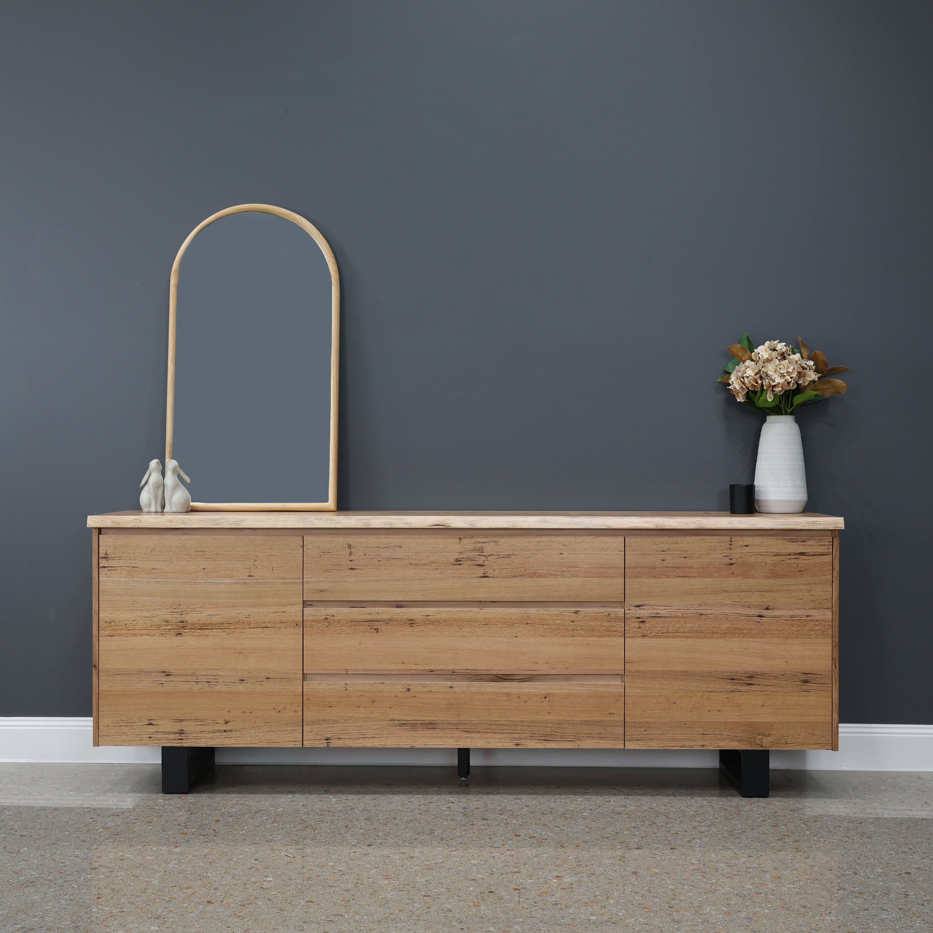 Peninsula Buffet 220cm L